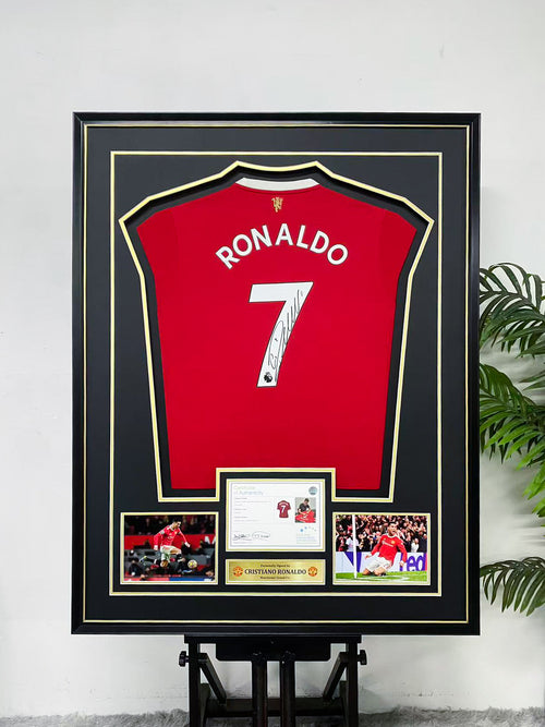 Cristiano Ronaldo Manchester United 7 Signed Home Jersey Display Frame
