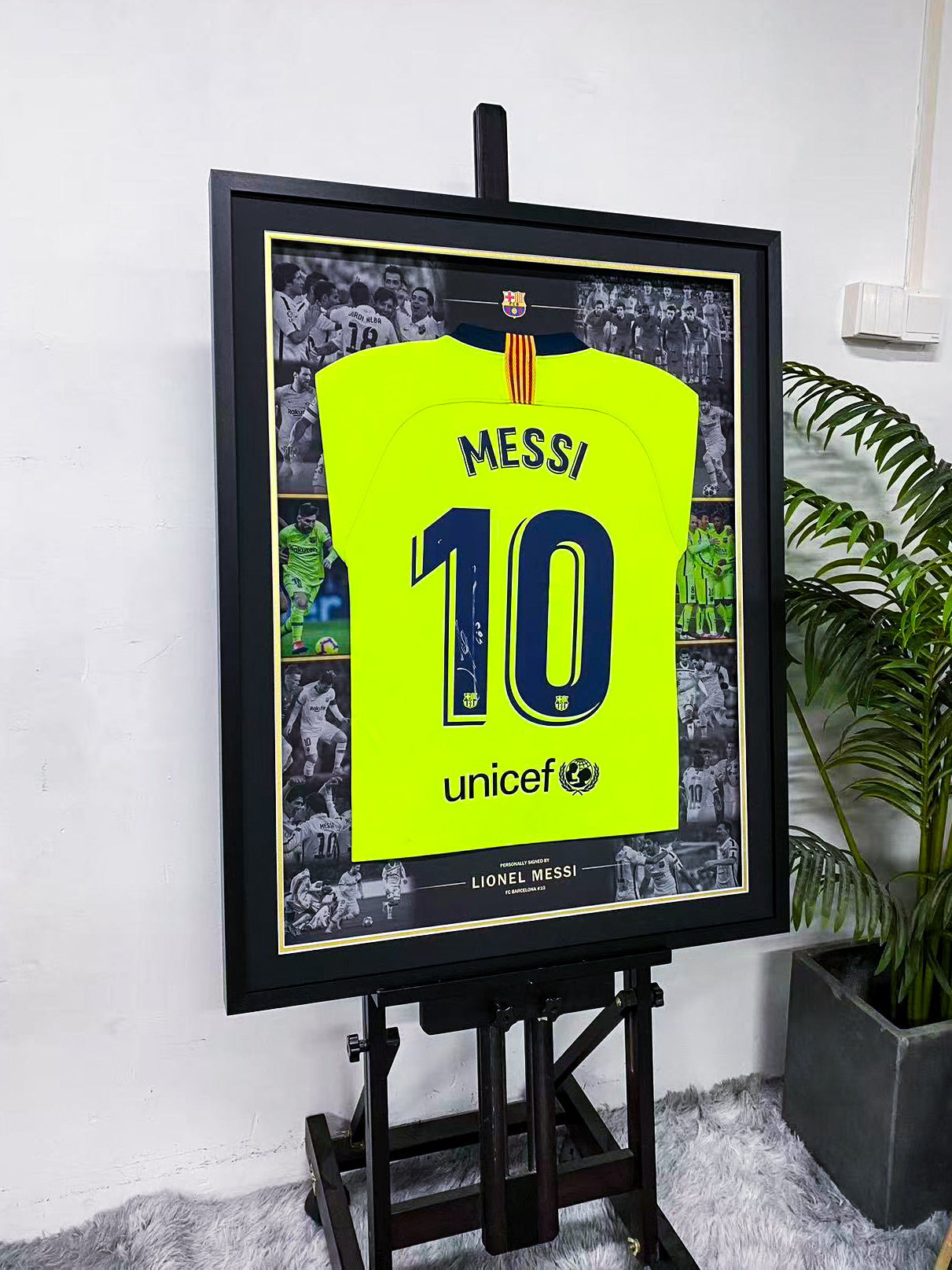 Lionel Messi Signed Barcelona Framed Jersey