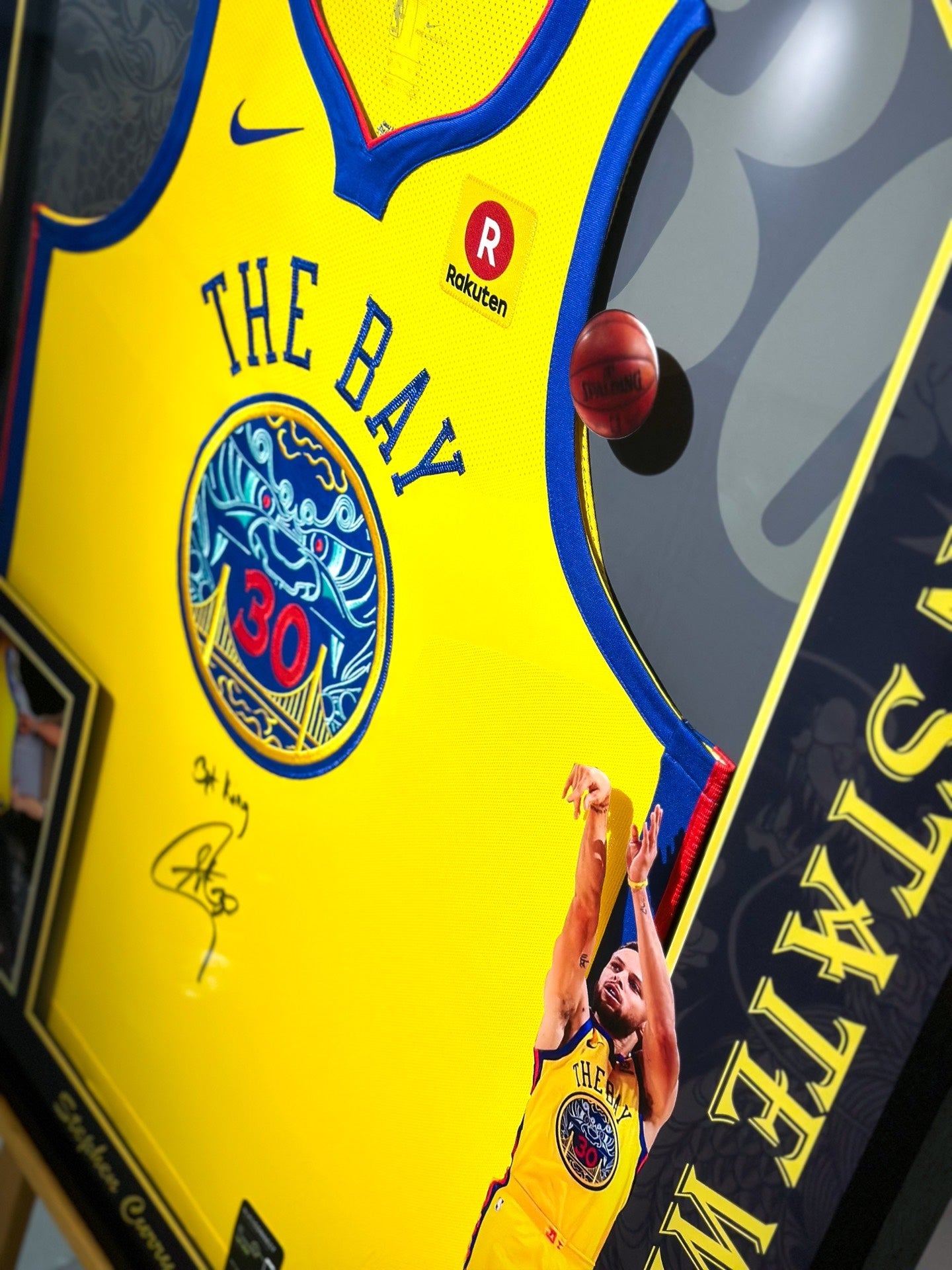 Golden State Warriors Stephen Curry Autographed Jersey with Personalized Custom Design Framed 000011