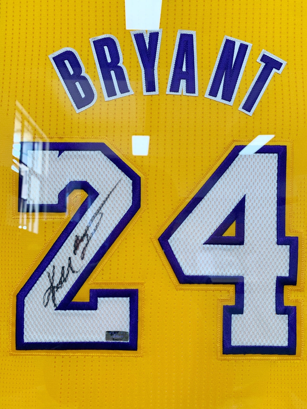 Los Angeles Lakers Kobe Bryant Autographed Jersey with Personalized Custom Design Framed 000022