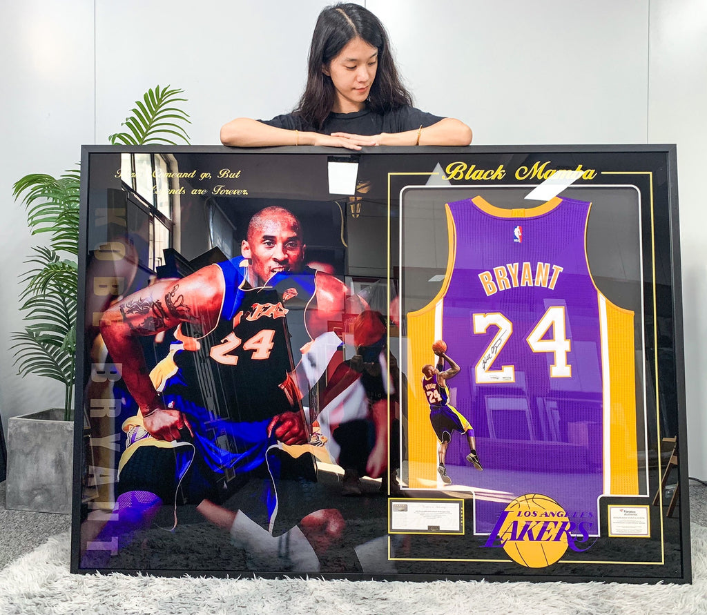 Los Angeles Lakers Kobe Bryant Autographed Jersey with Personalized Custom Design Framed 000033