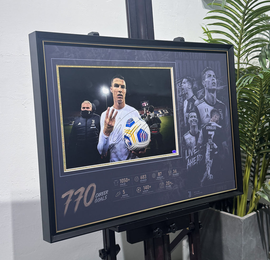 Cristiano Ronaldo Juventus Autographed Photo Framing Sentimental Item