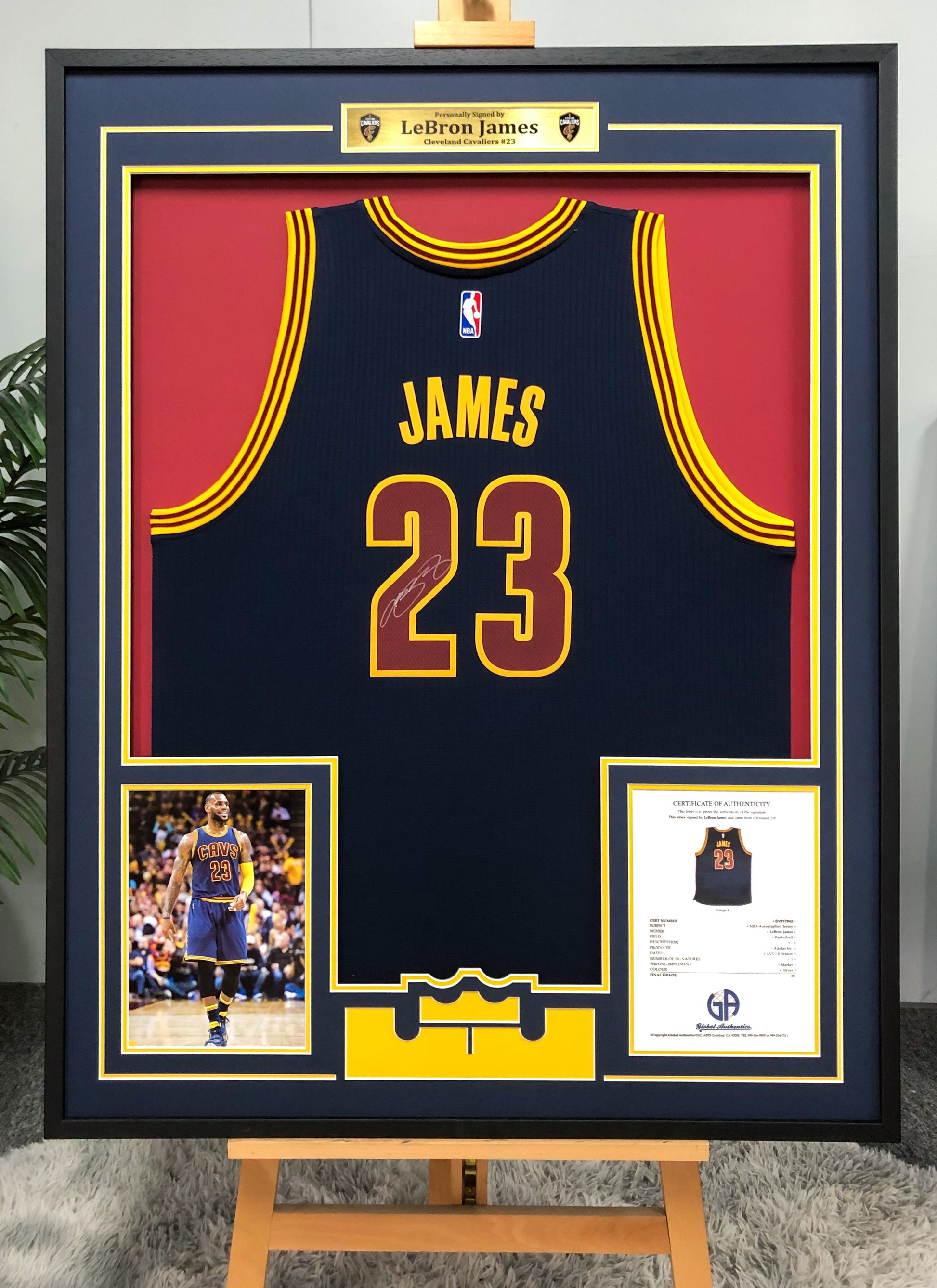 Cleveland Cavaliers LeBron James Autographed Jersey with Personalized Custom Design Framed 000022