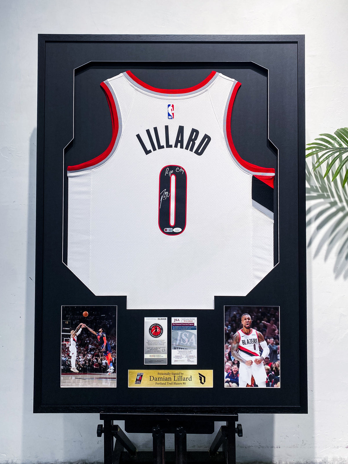 Damian Lillard Trail Blazers #0 Signed Framed Jersey Collectible