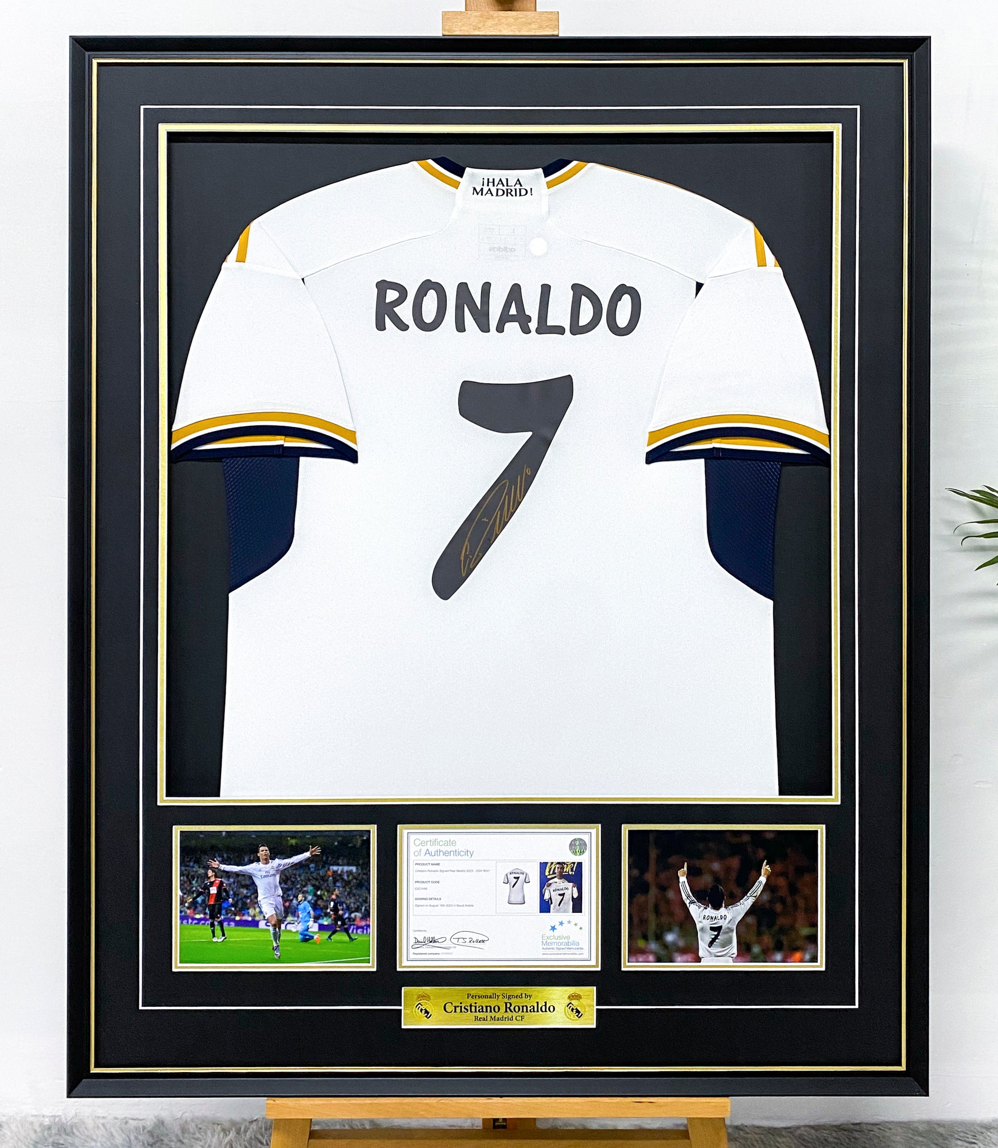 Real Madrid CF Cristiano Ronaldo Autographed Jersey with Standard Design Framed 000014