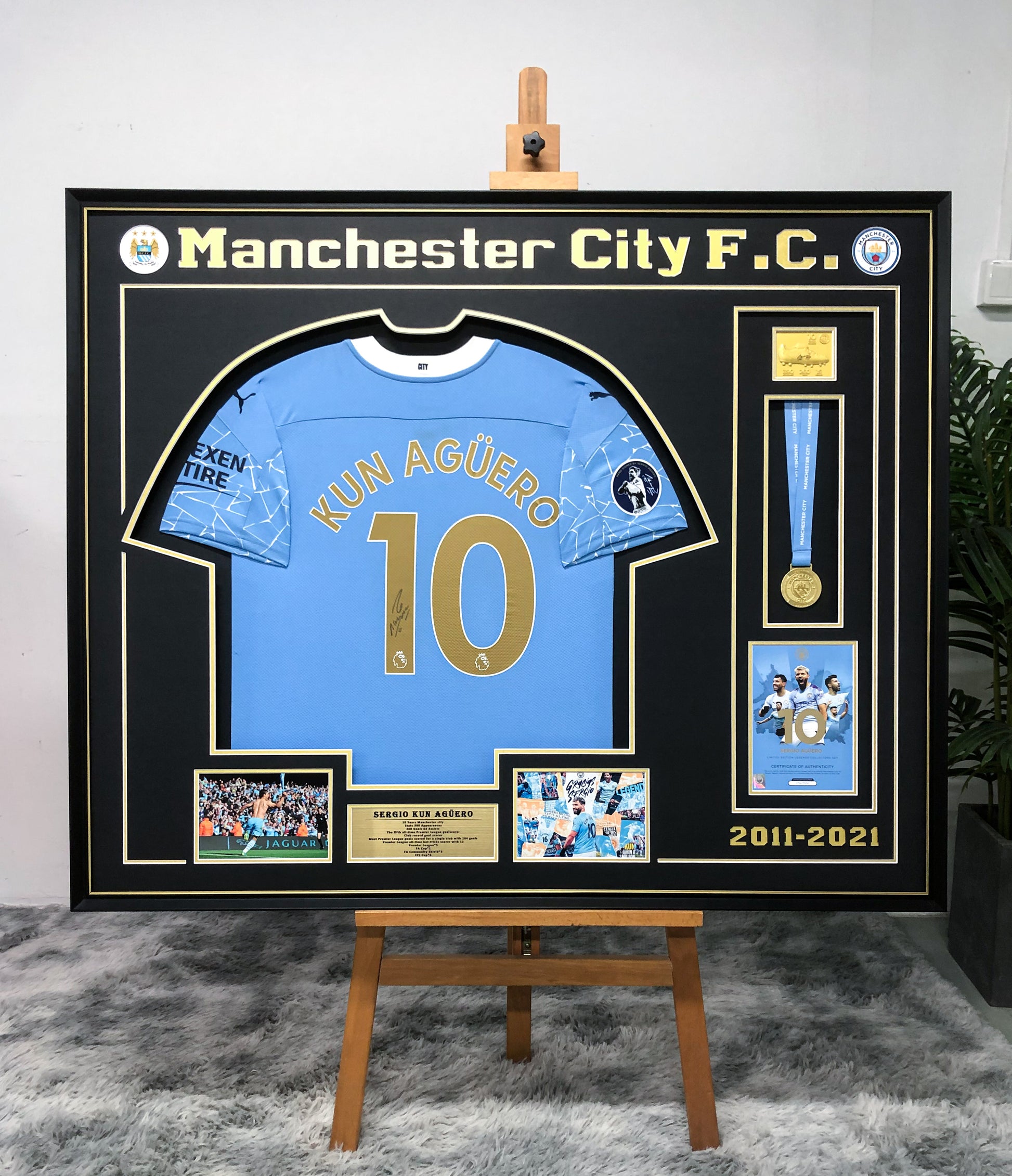 Manchester City FC Kun Agüero Autographed Jersey with Personalized Custom Design Framed 00007