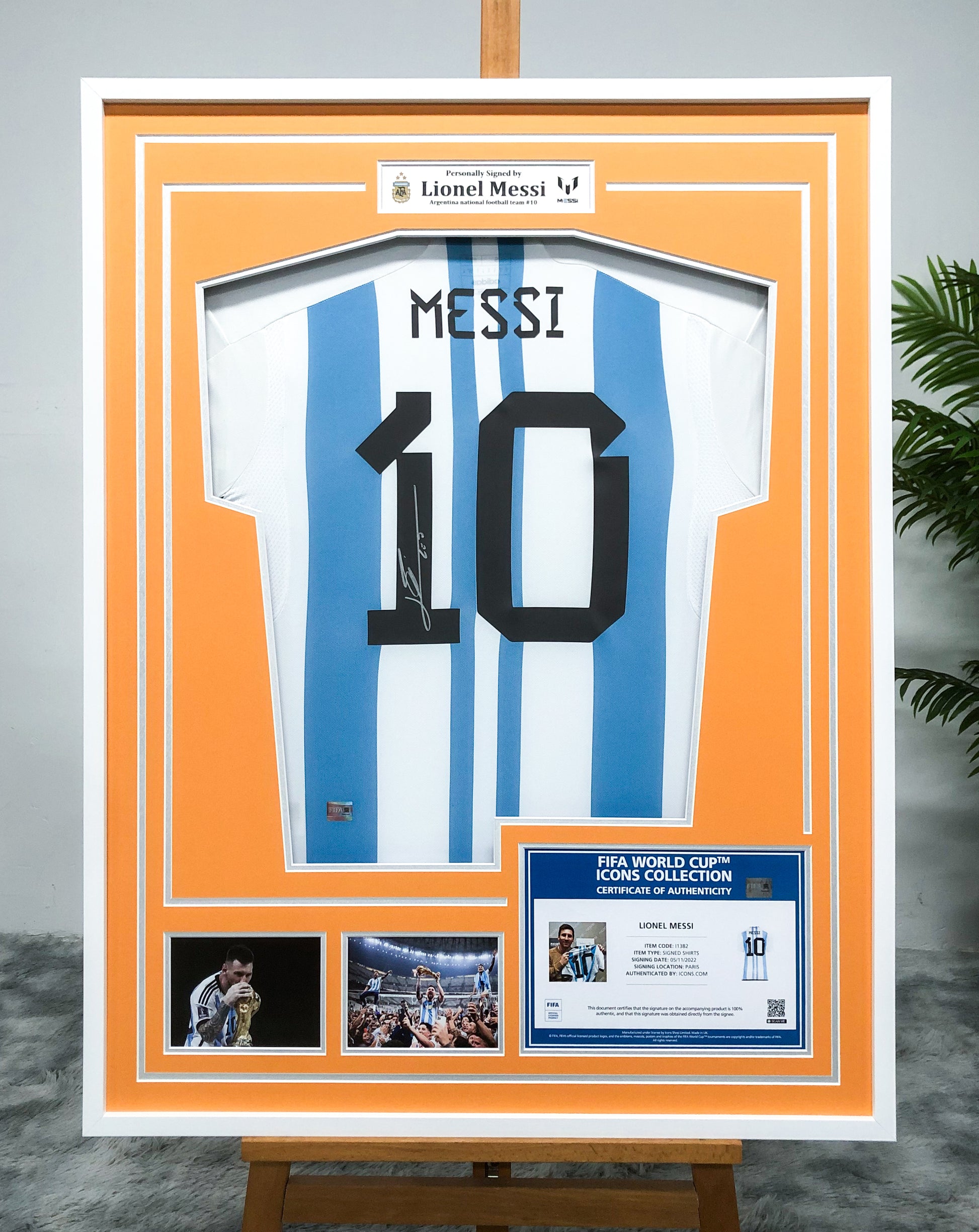 Argentina Lionel Messi  Autographed Jersey with Classic Design Framed000016