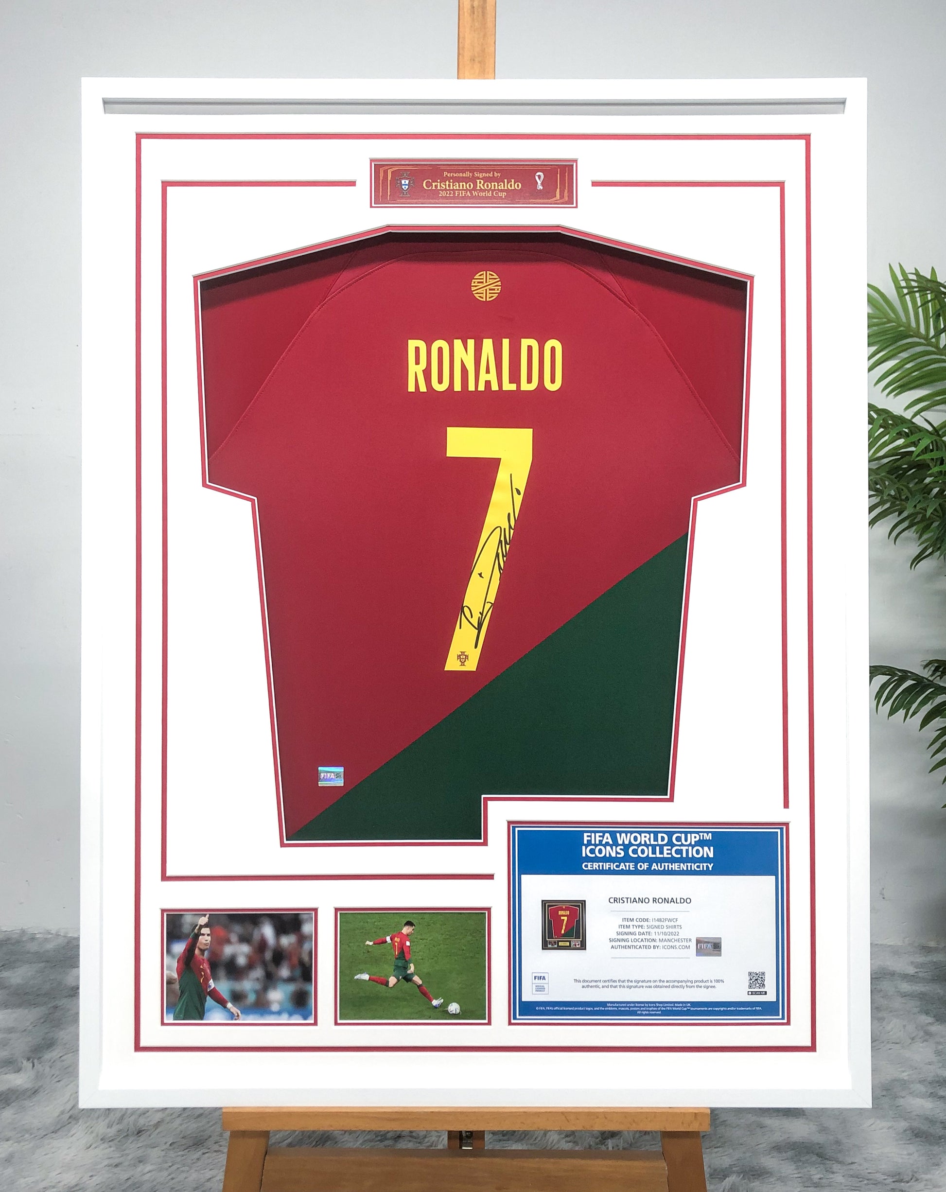 Portugal Cristiano Ronaldo national team Cristiano Ronaldo  Autographed Jersey with Classic Design Framed 00003