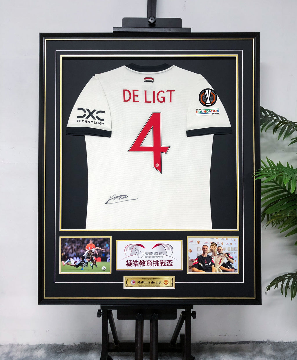 Matthijs de Ligt Manchester United Autographed Jersey Framed