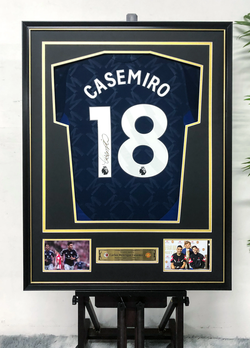 Casemiro Manchester United Autographed Custom Framed Jersey