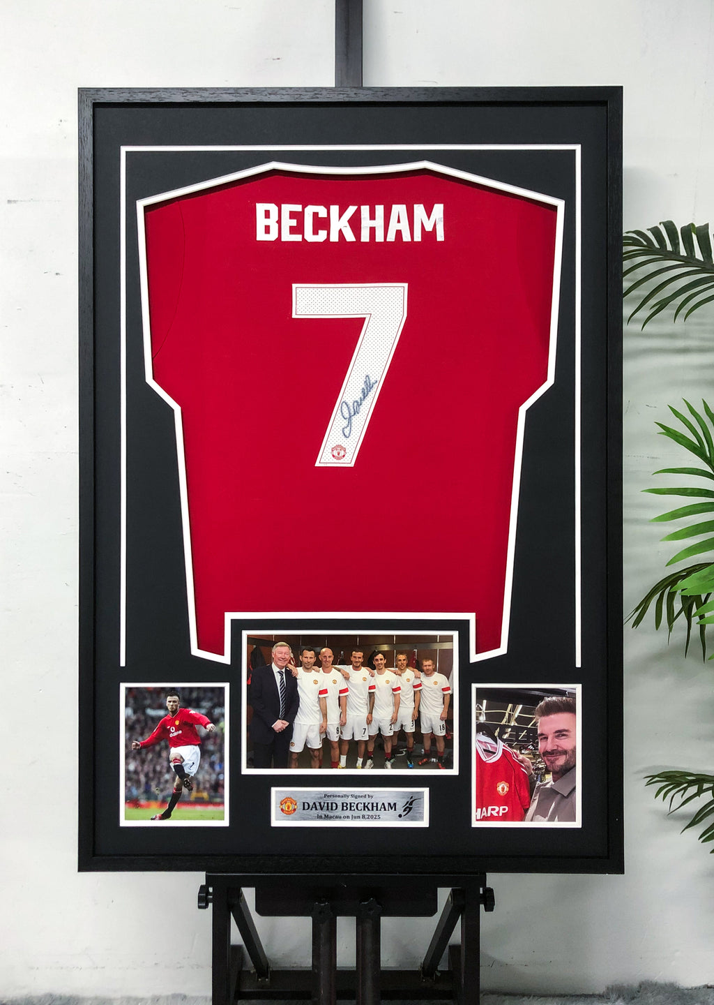 David Beckham Manchester United Autographed Custom Framed Jersey