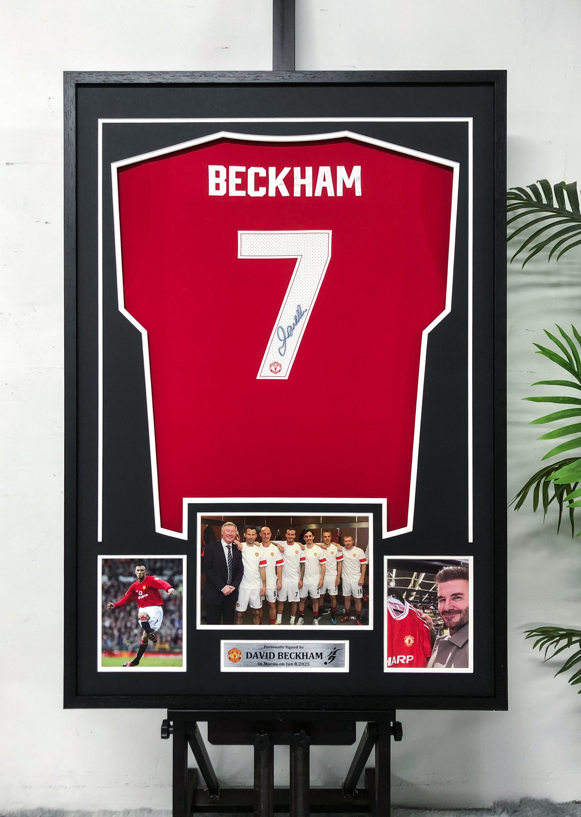 David Beckham Manchester United Autographed Custom Framed Jersey