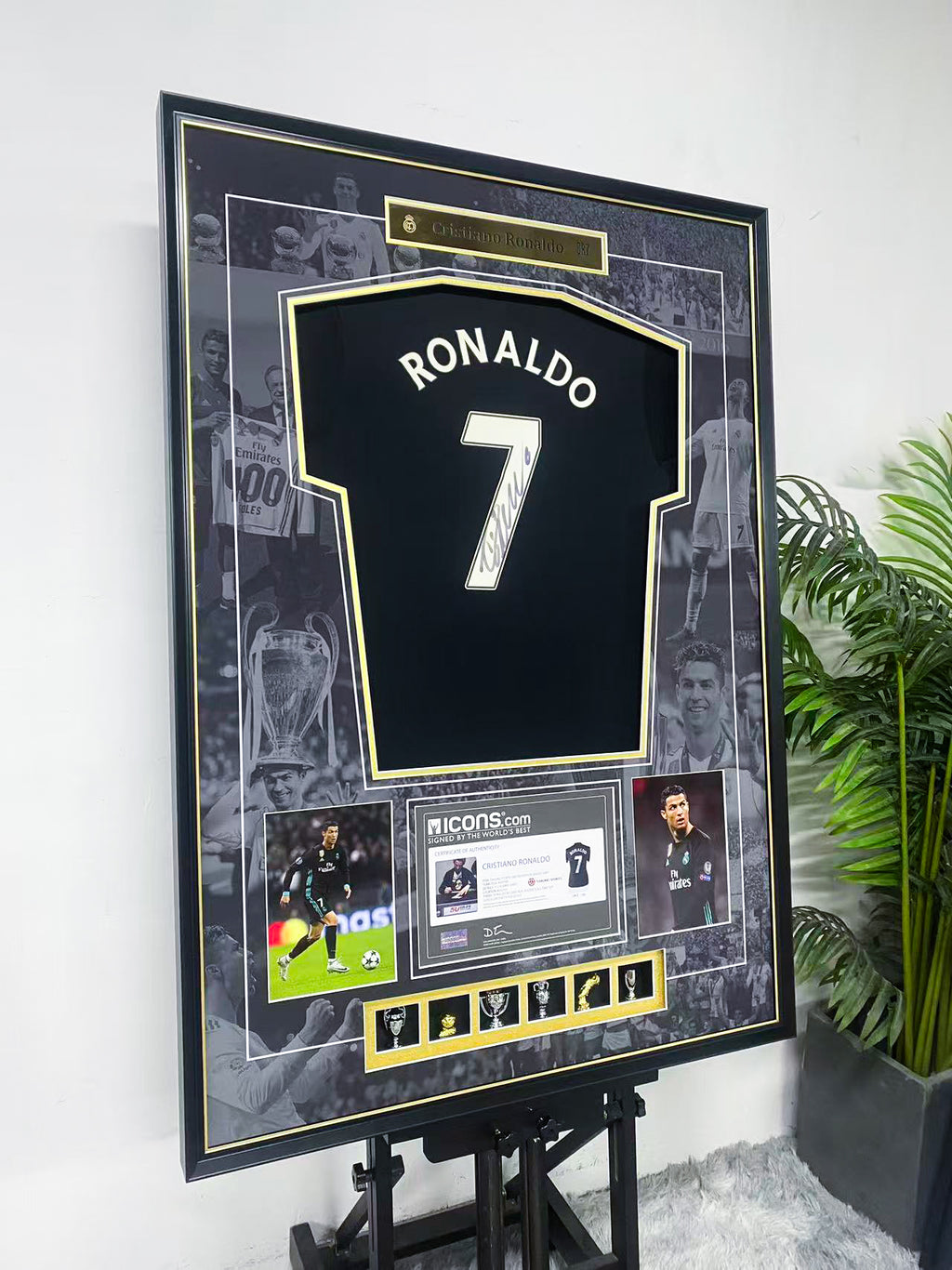Cristiano Ronaldo Real Madrid 7 Signed Away Jersey Display Frame