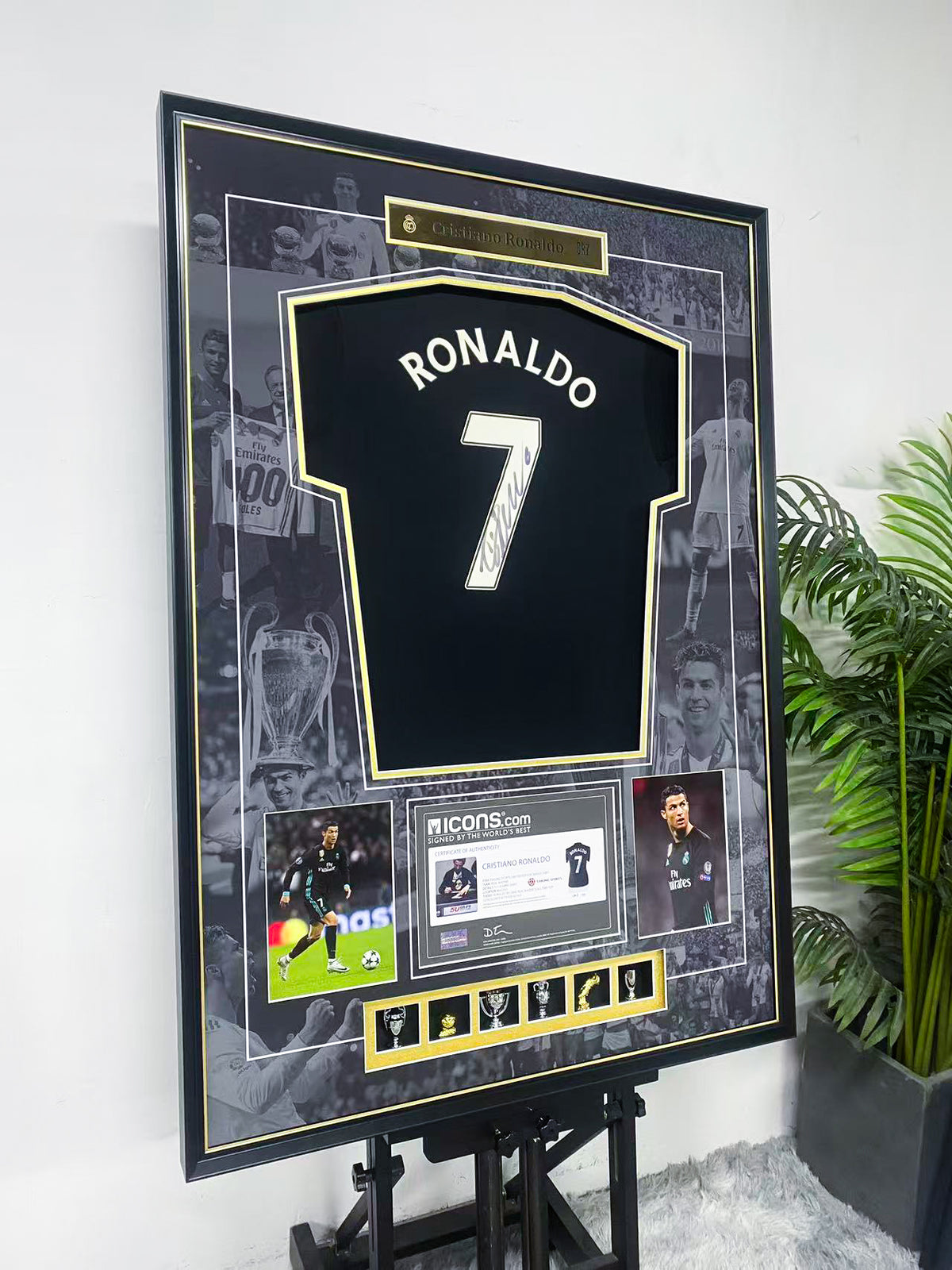 Cristiano Ronaldo Real Madrid 7 Signed Away Jersey Display Frame