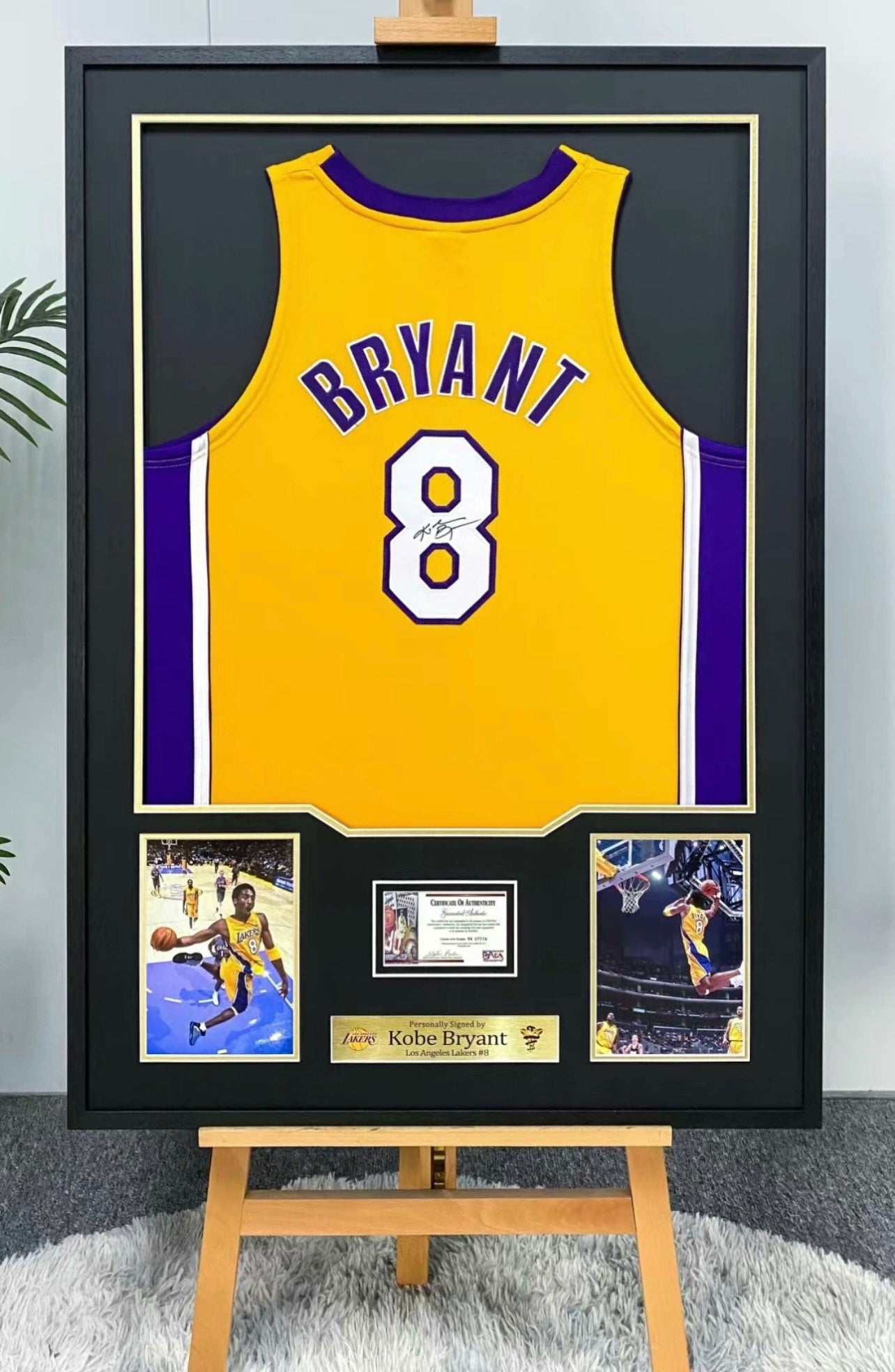 Los Angeles Lakers Kobe Bryant Autographed Custom Framed Jersey