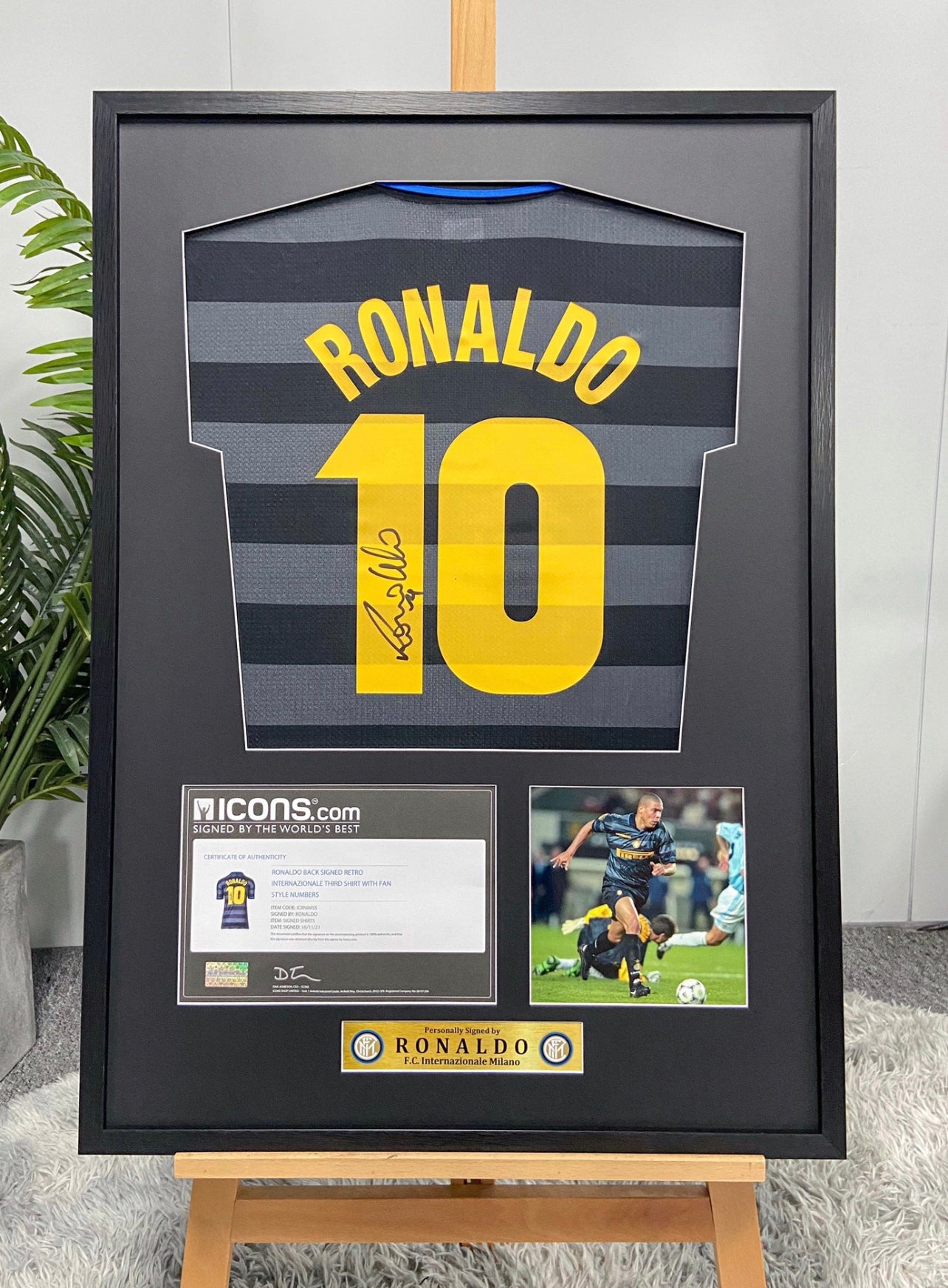 Ronaldo Lima F.C. Internazionale Milano Autographed Custom Framed Jersey