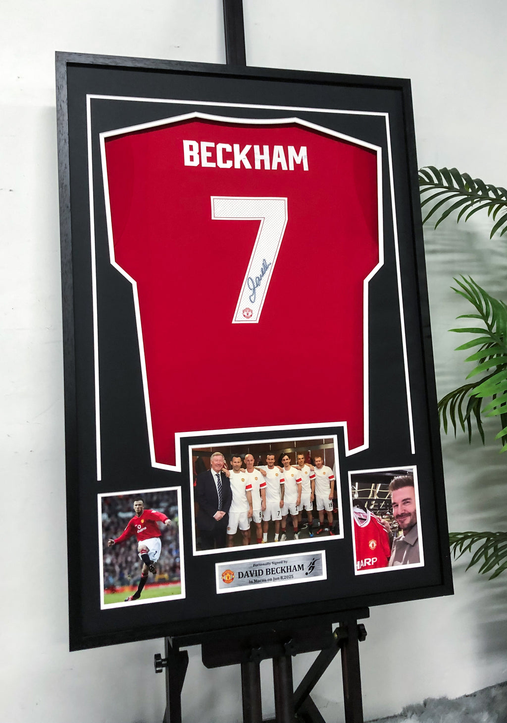 David Beckham Manchester United Autographed Custom Framed Jersey