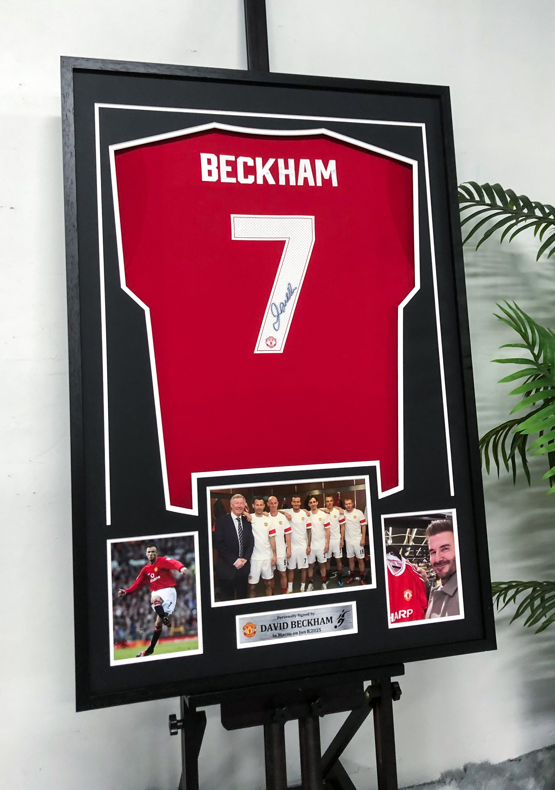 David Beckham Manchester United Autographed Custom Framed Jersey