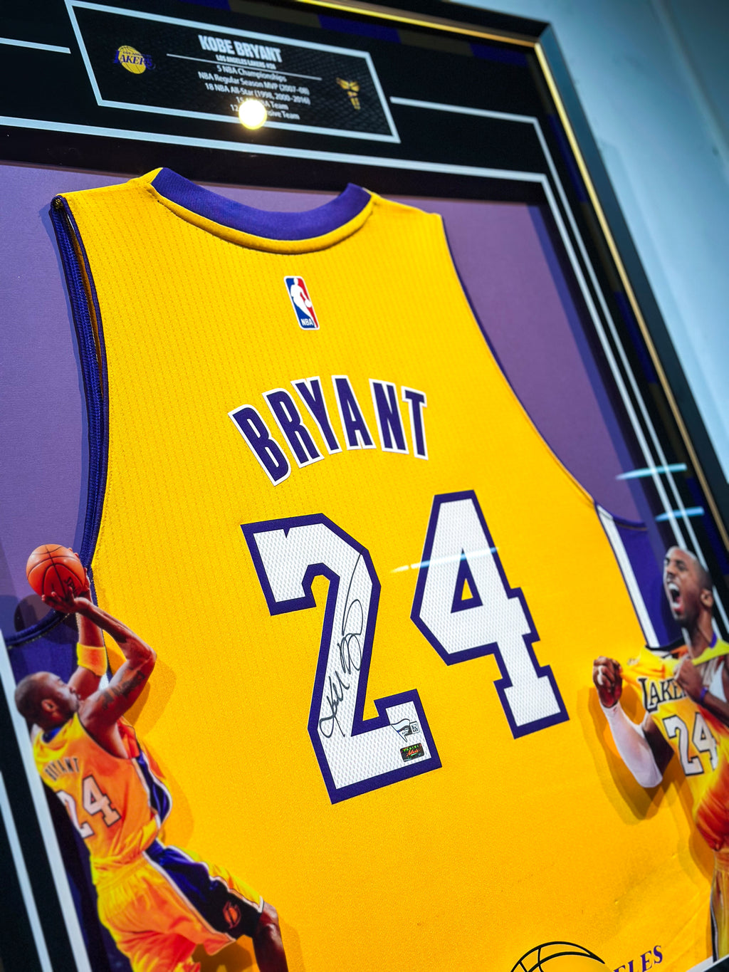 Kobe Bryant Los Angeles Lakers Autographed Jersey