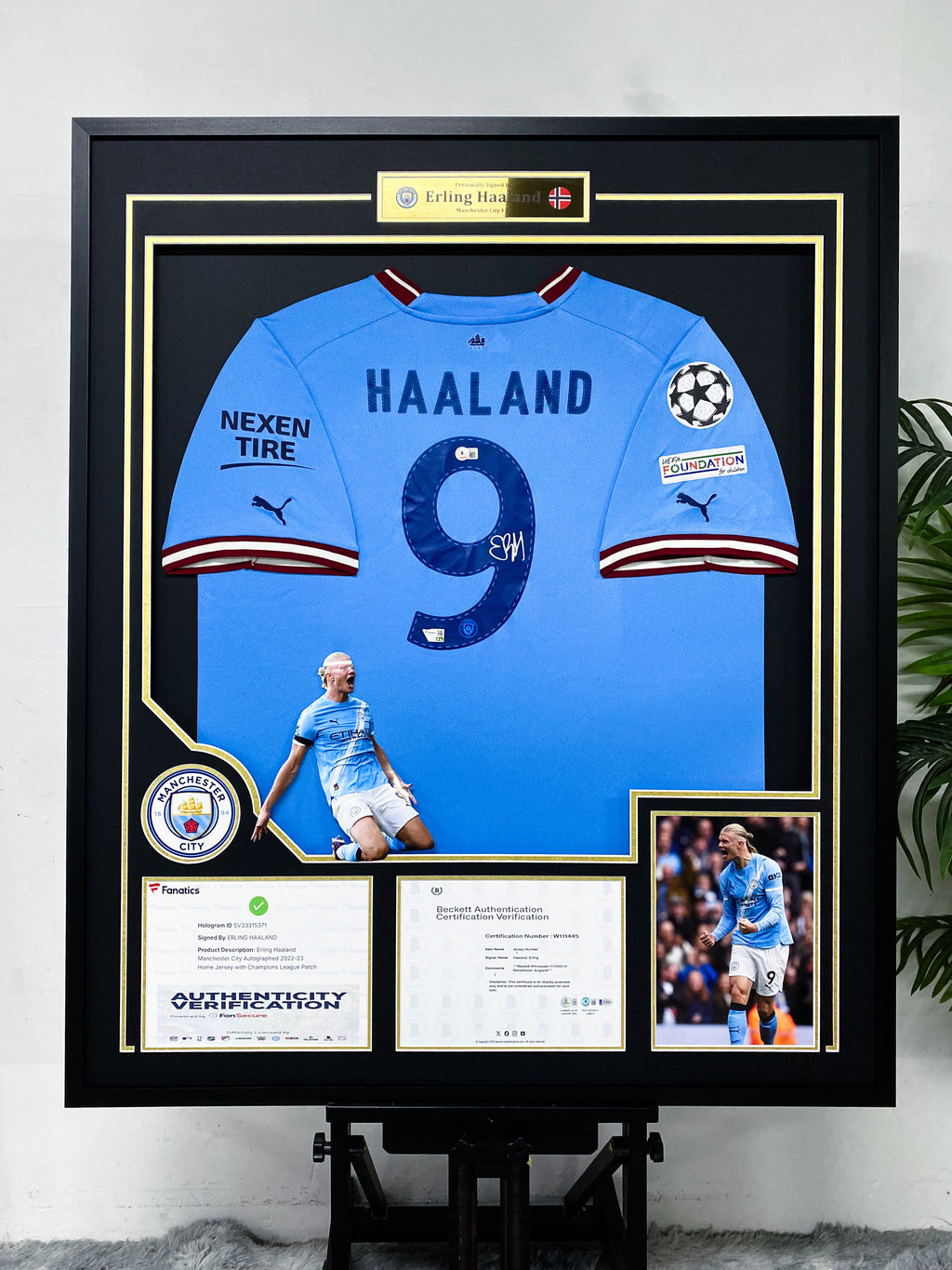 Erling Haaland Manchester City No.9 Jersey Collectible Display
