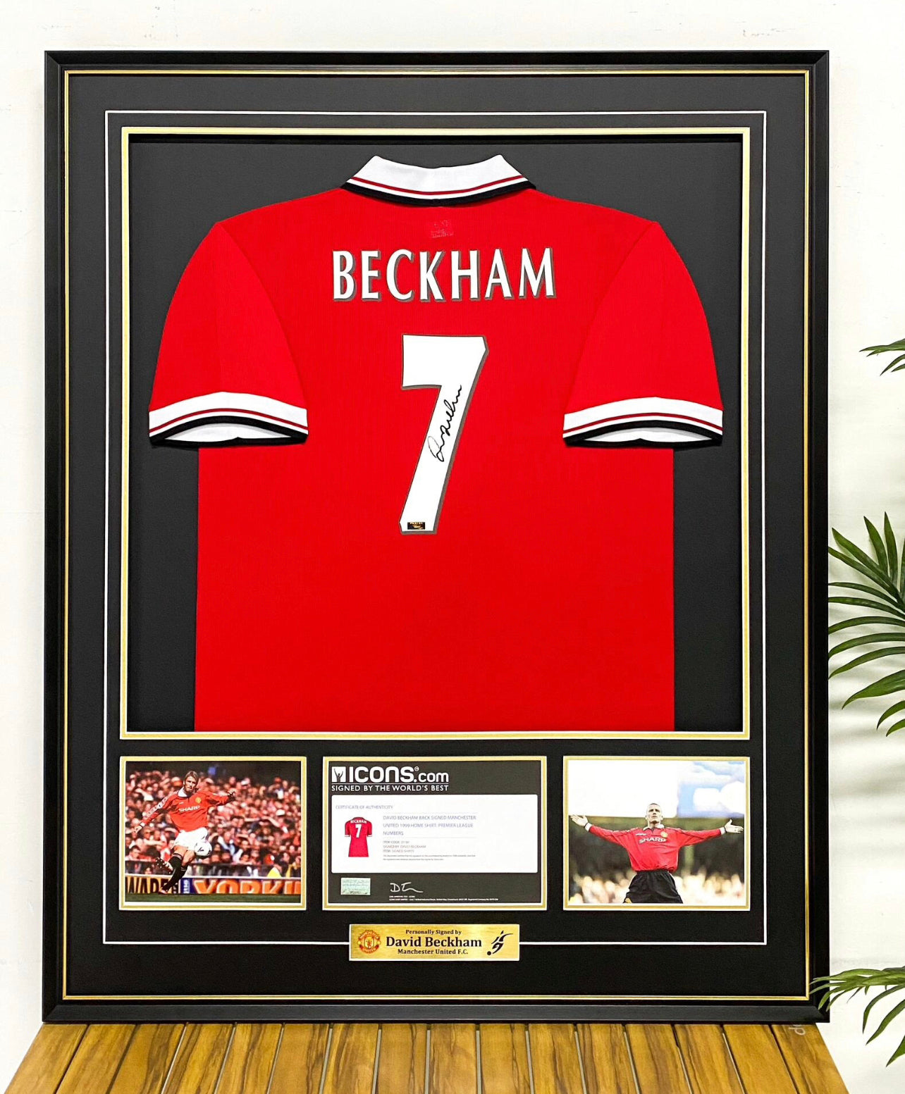 Manchester United David Beckham Autographed Custom Framed Jersey