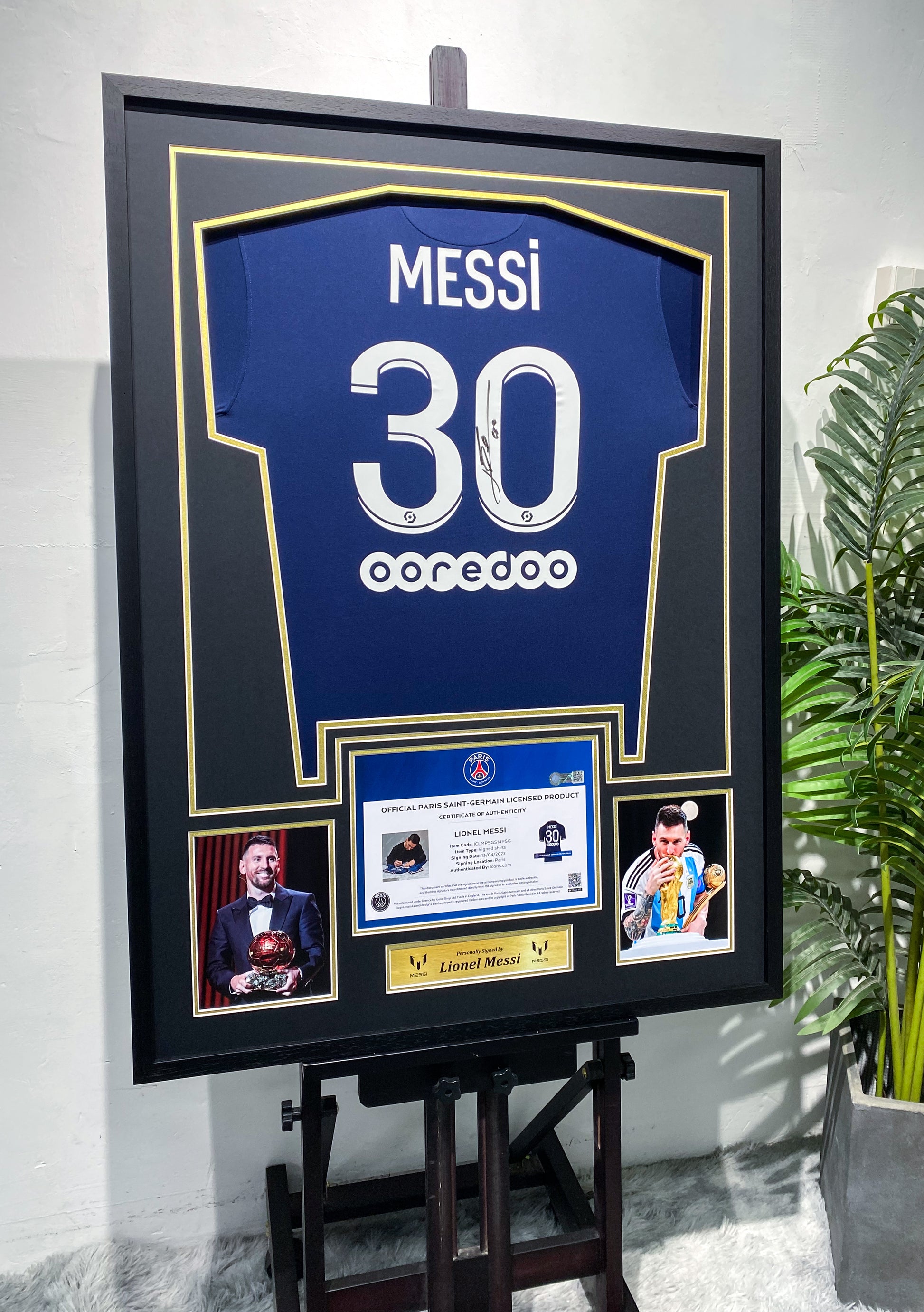 Lionel Messi Paris Saint-Germain 30 Jersey Framing | Bespoke Autograph Memorabilia Display