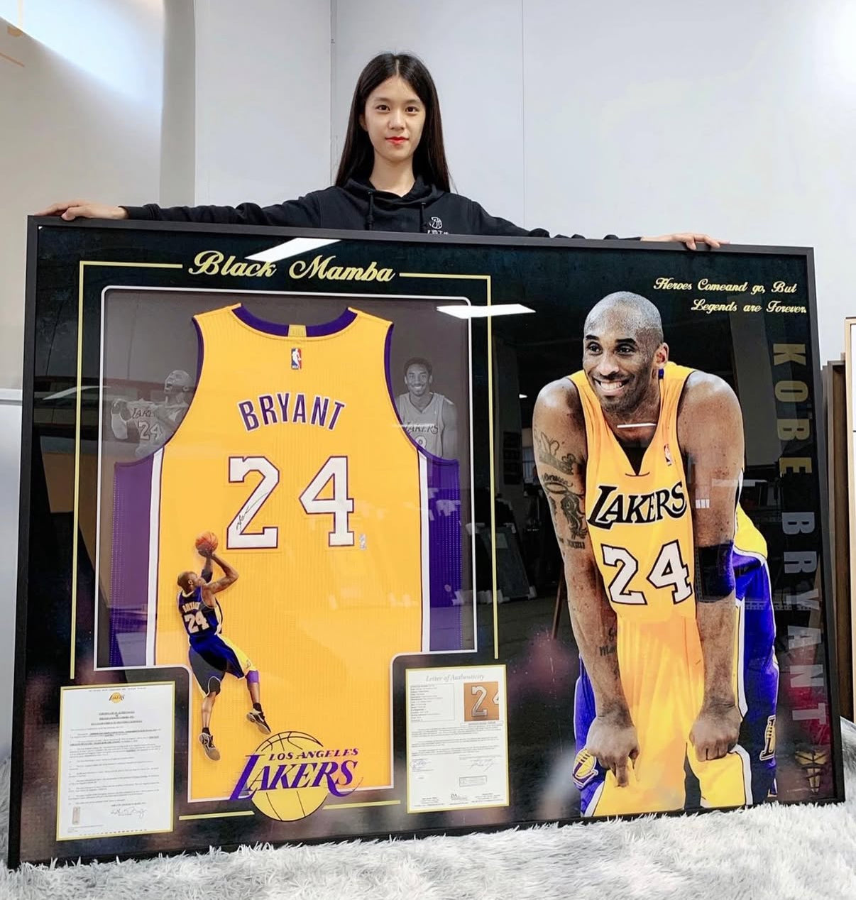 Los Angeles Lakers Kobe Bryant Autographed Jersey Framed