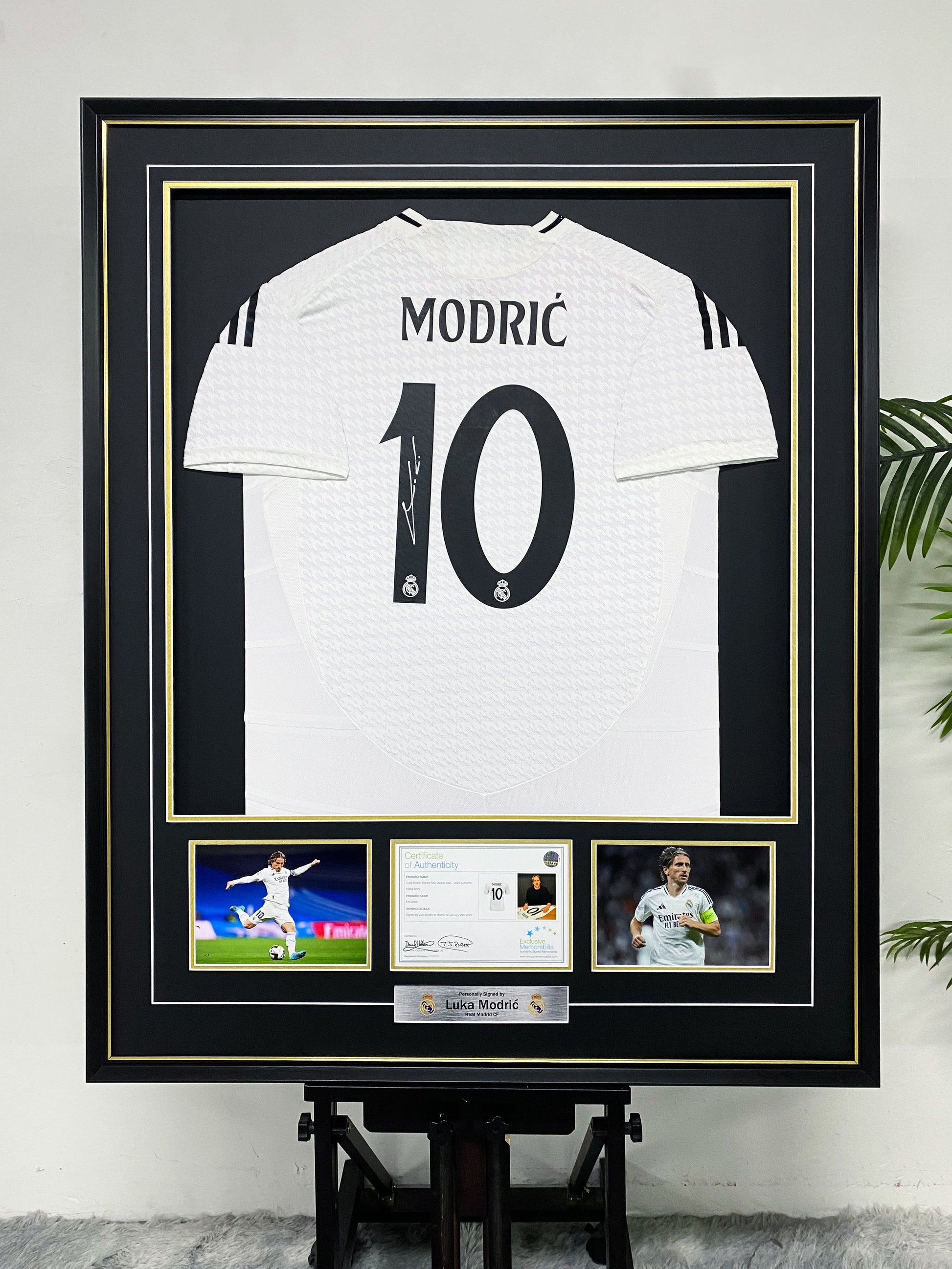 Luka Modric Real Madrid Signed #10 Home Jersey Framed