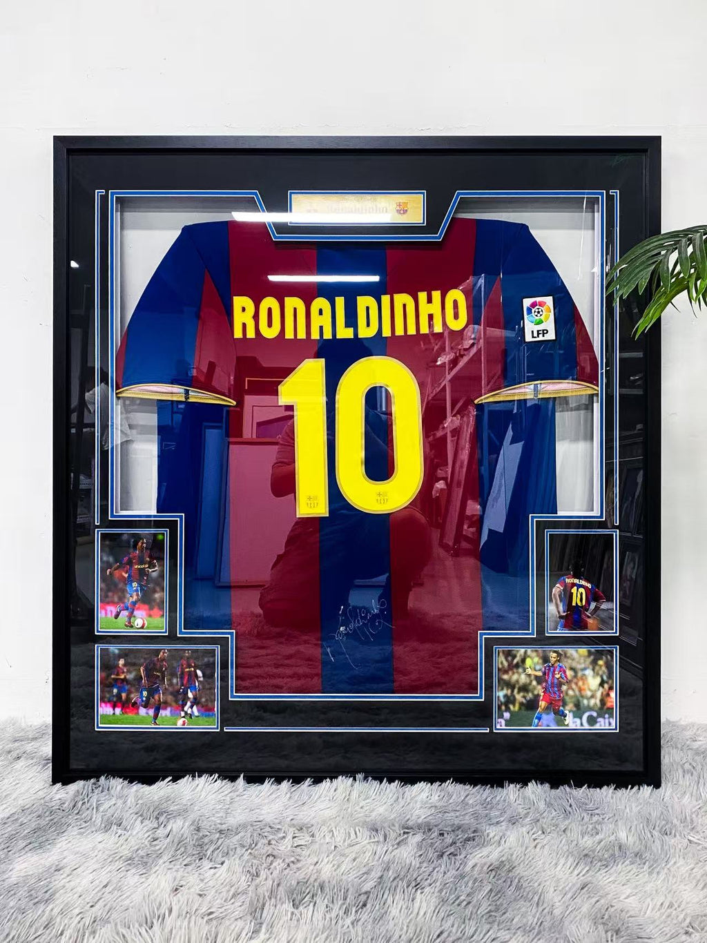 Ronaldinho FC Barcelona Jersey Framing