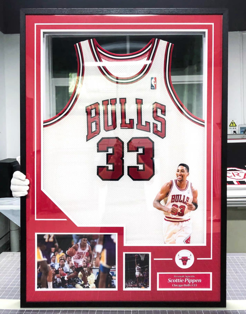 Chicago Bulls Scottie Pippen Autographed Jersey with Personalized Custom Design Framed 00002