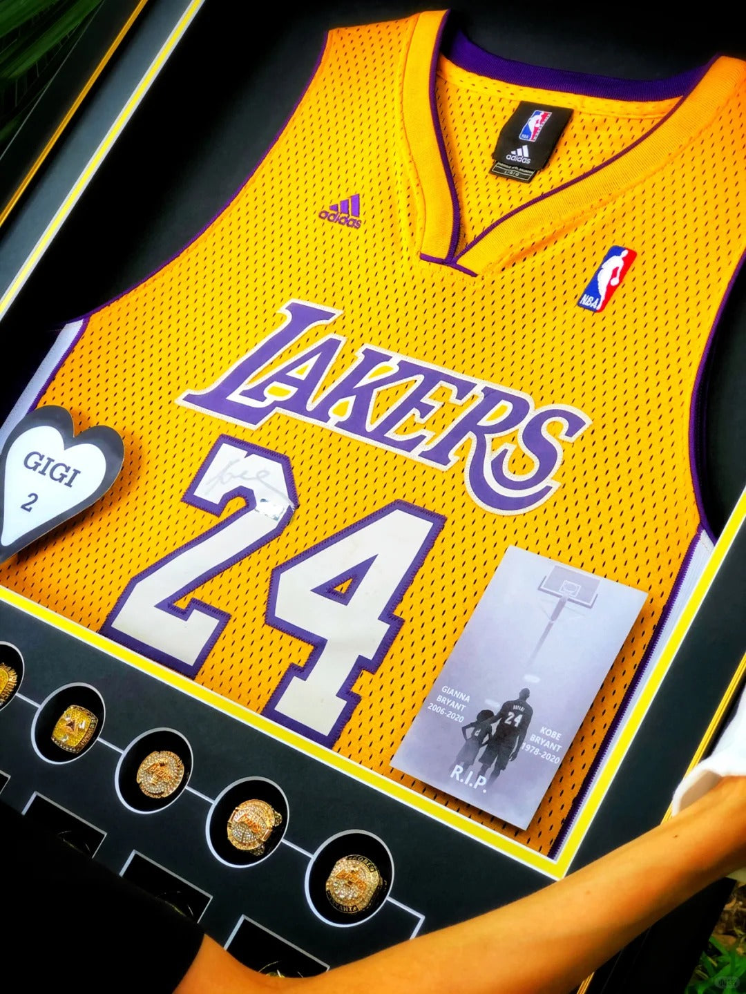 Los Angeles Lakers Kobe Bryant Autographed Jersey with Personalized Custom Design Framed 000044