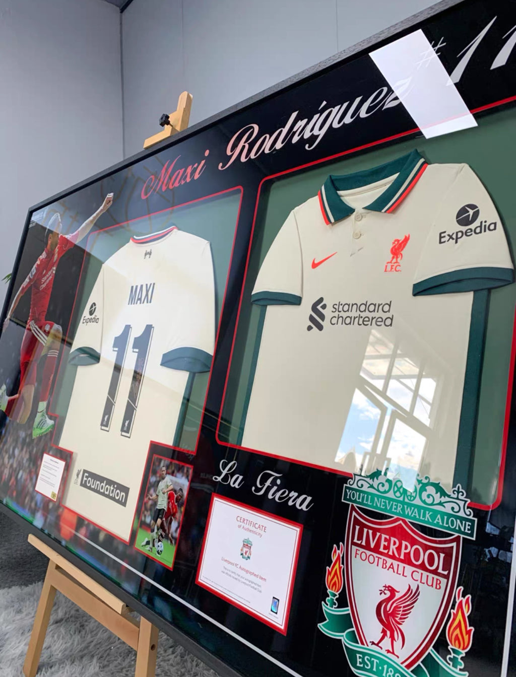 Maxi Rodríguez Liverpool FC Jersey – Autographed Custom Framing