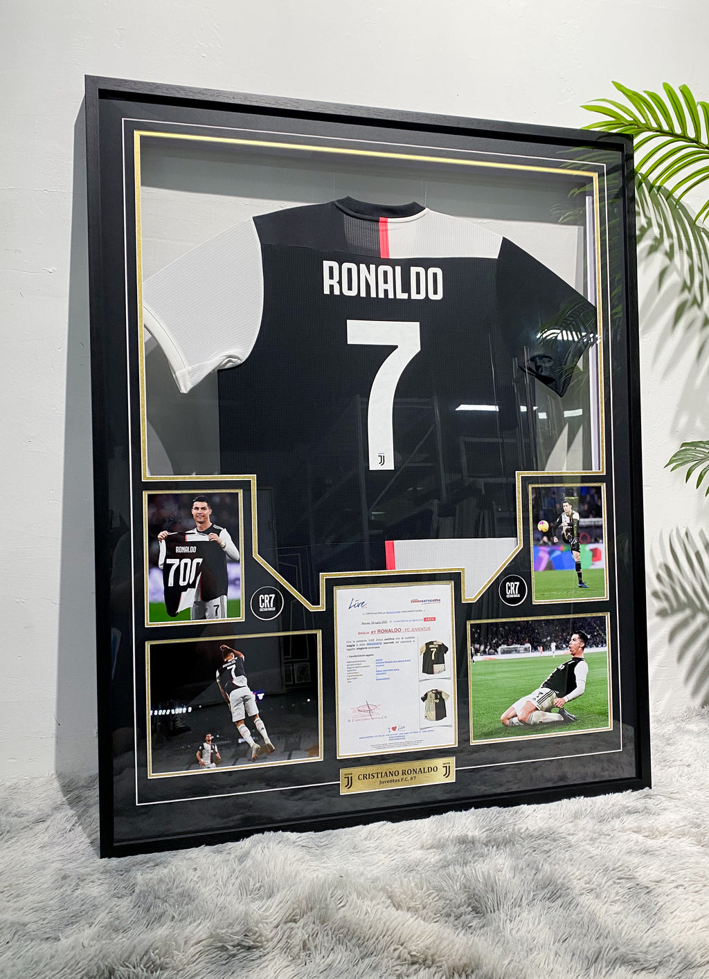 Cristiano Ronaldo Juventus #7 Black White Away Signed Jersey Framed Display