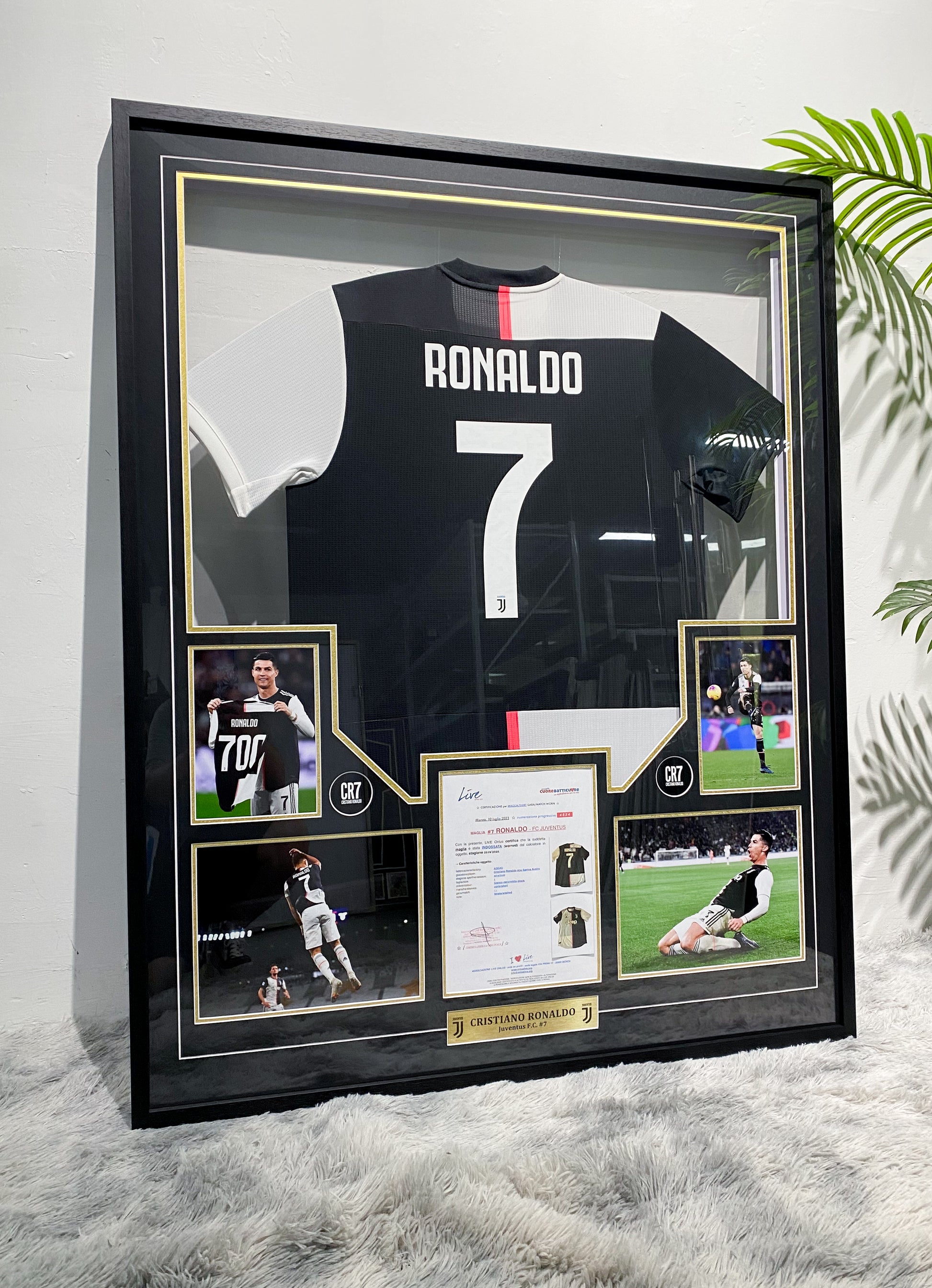 Cristiano Ronaldo Juventus #7 Black White Away Signed Jersey Framed Display