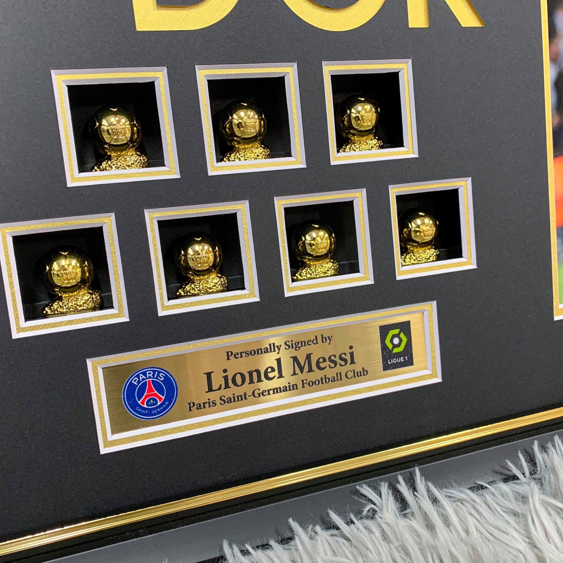 Lionel Messi Paris Saint-Germain Jersey – Autographed Custom Framing