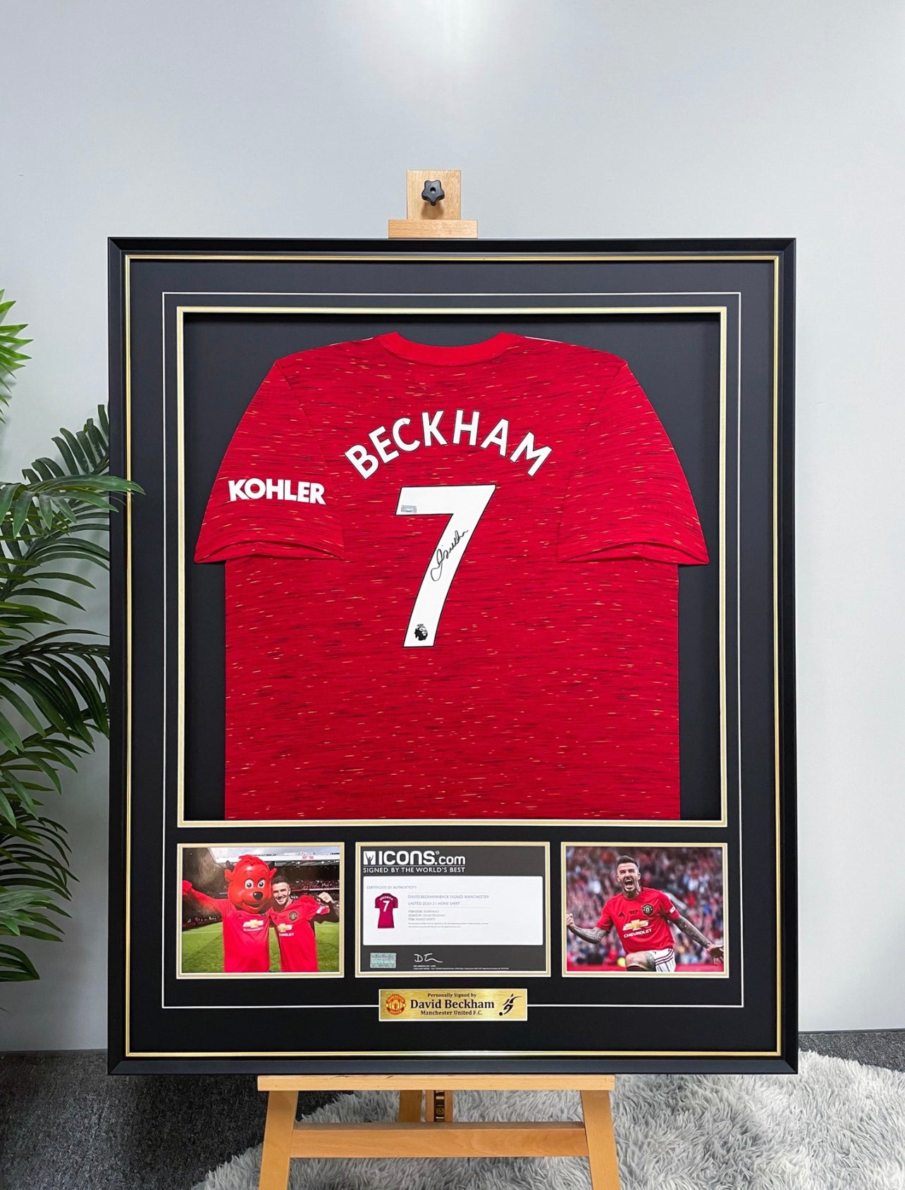 David Beckham Manchester United Autographed Custom Framed Jersey