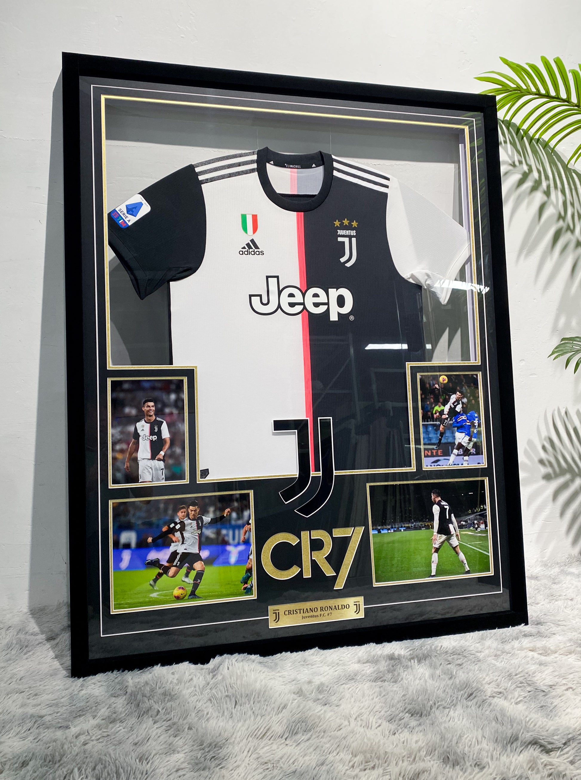 Cristiano Ronaldo Juventus #7 Black White Away Signed Jersey Framed Display