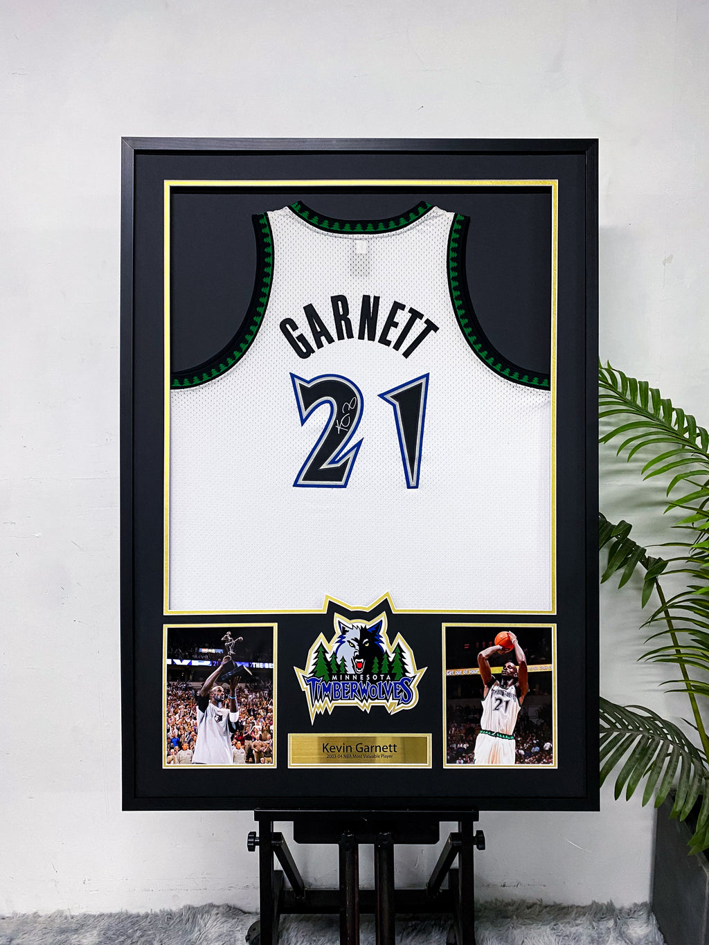 Kevin Garnett Minnesota Timberwolves Signed Jersey Framed