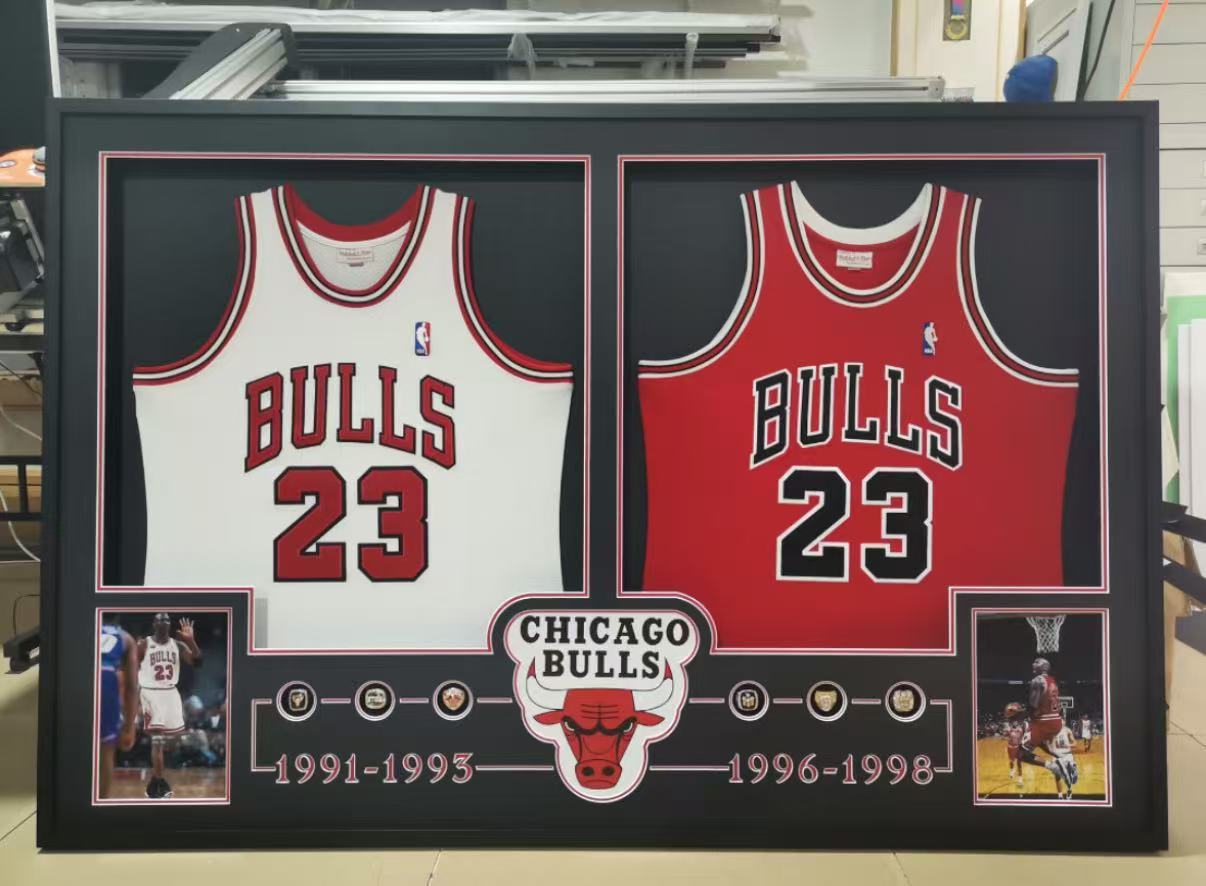 Chicago Bulls Michael Jordan Autographed Jersey with Personalized Custom Design Framed 000022