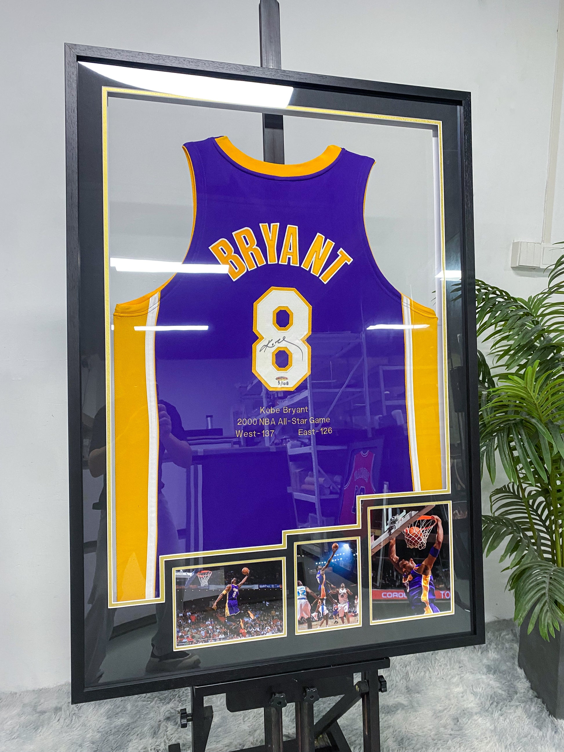 Kobe Bryant Los Angeles Lakers Signed Jersey Framed