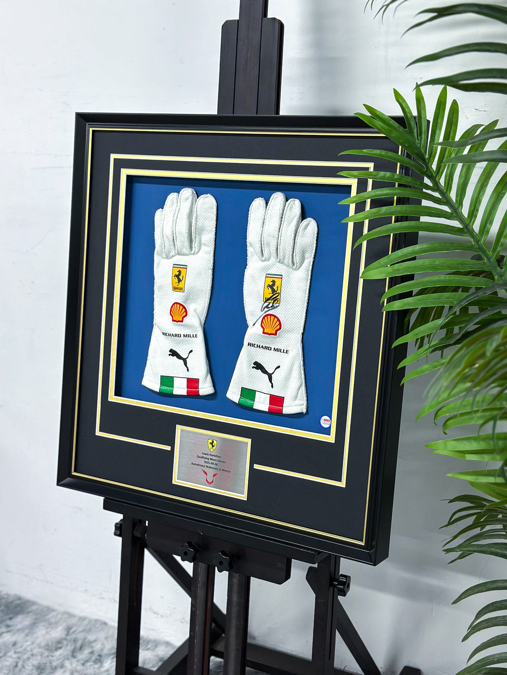 Custom glove framing