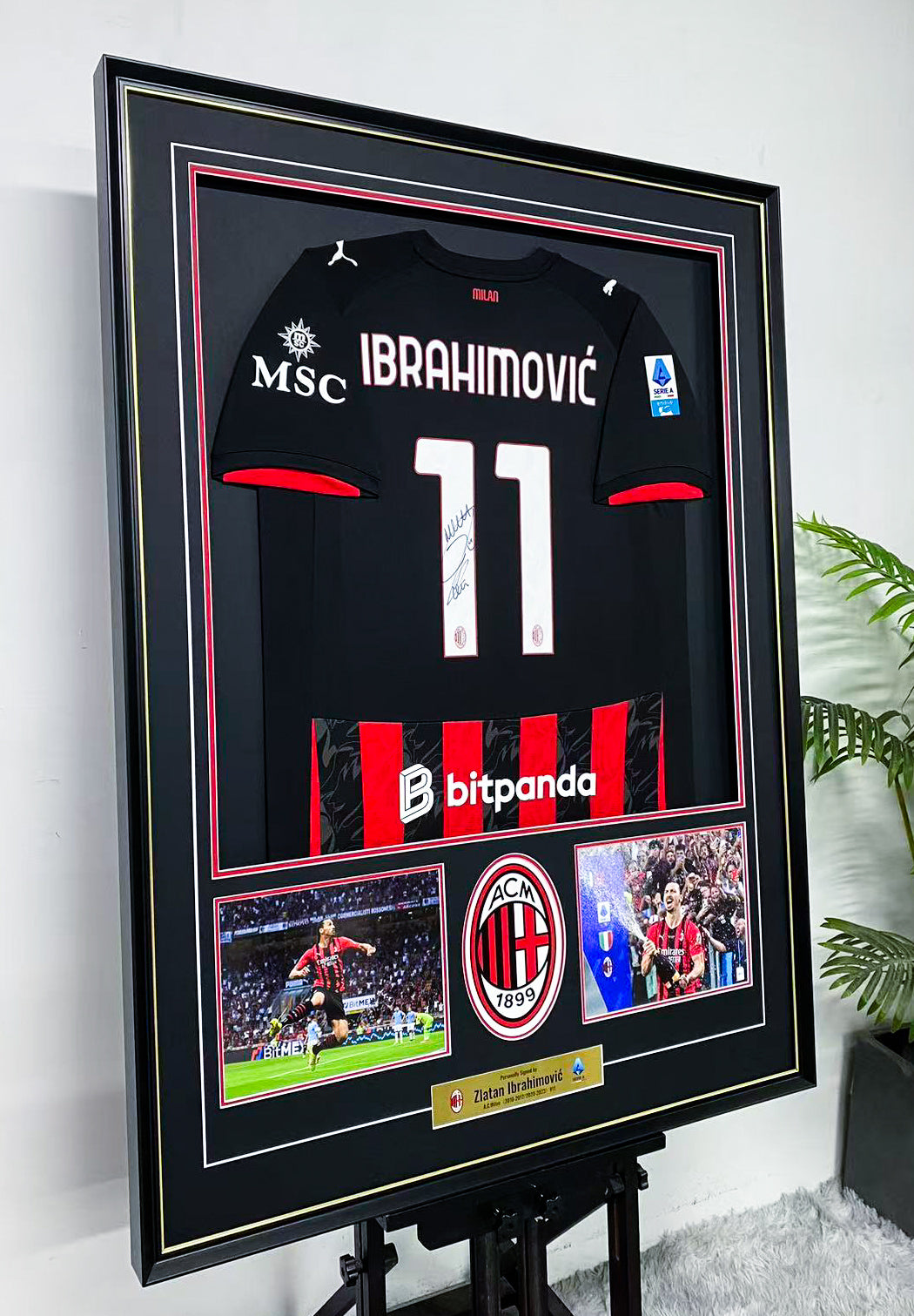 Zlatan Ibrahimović AC Milan Signed Jersey Framed