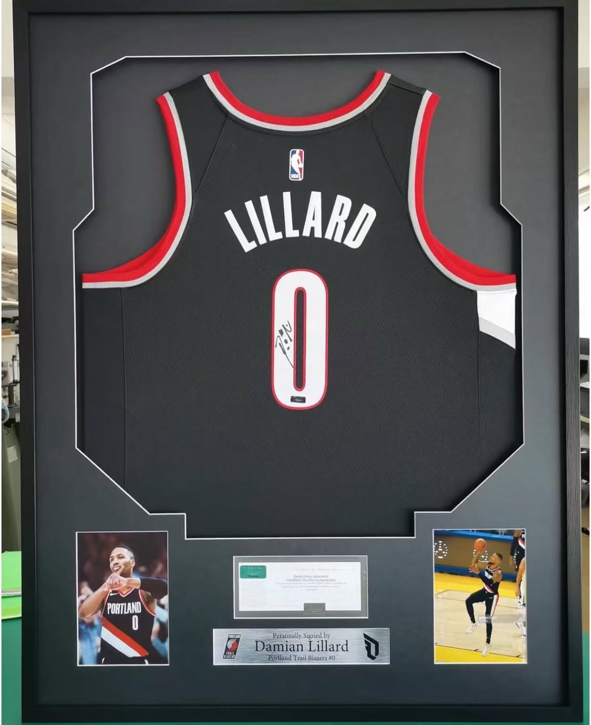 Trail Blazers Damian Lillard Autographed Jersey with Standard Design Framed00002