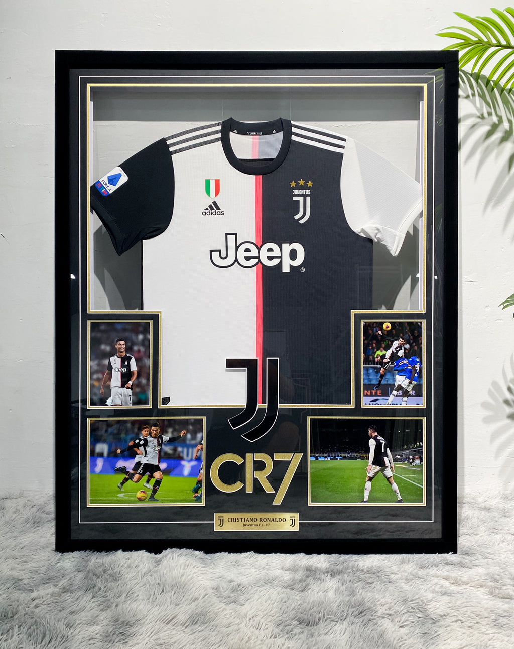 Cristiano Ronaldo Juventus #7 Black White Away Signed Jersey Framed Display