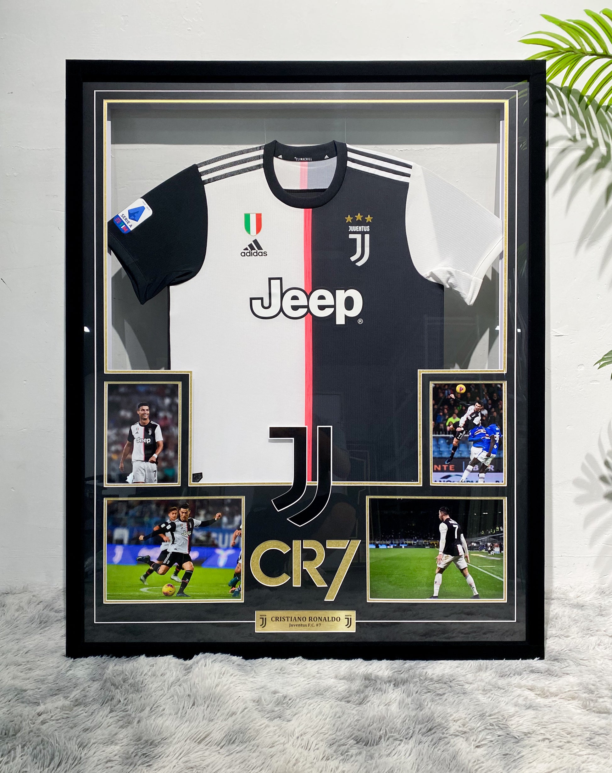 Cristiano Ronaldo Juventus #7 Black White Away Signed Jersey Framed Display