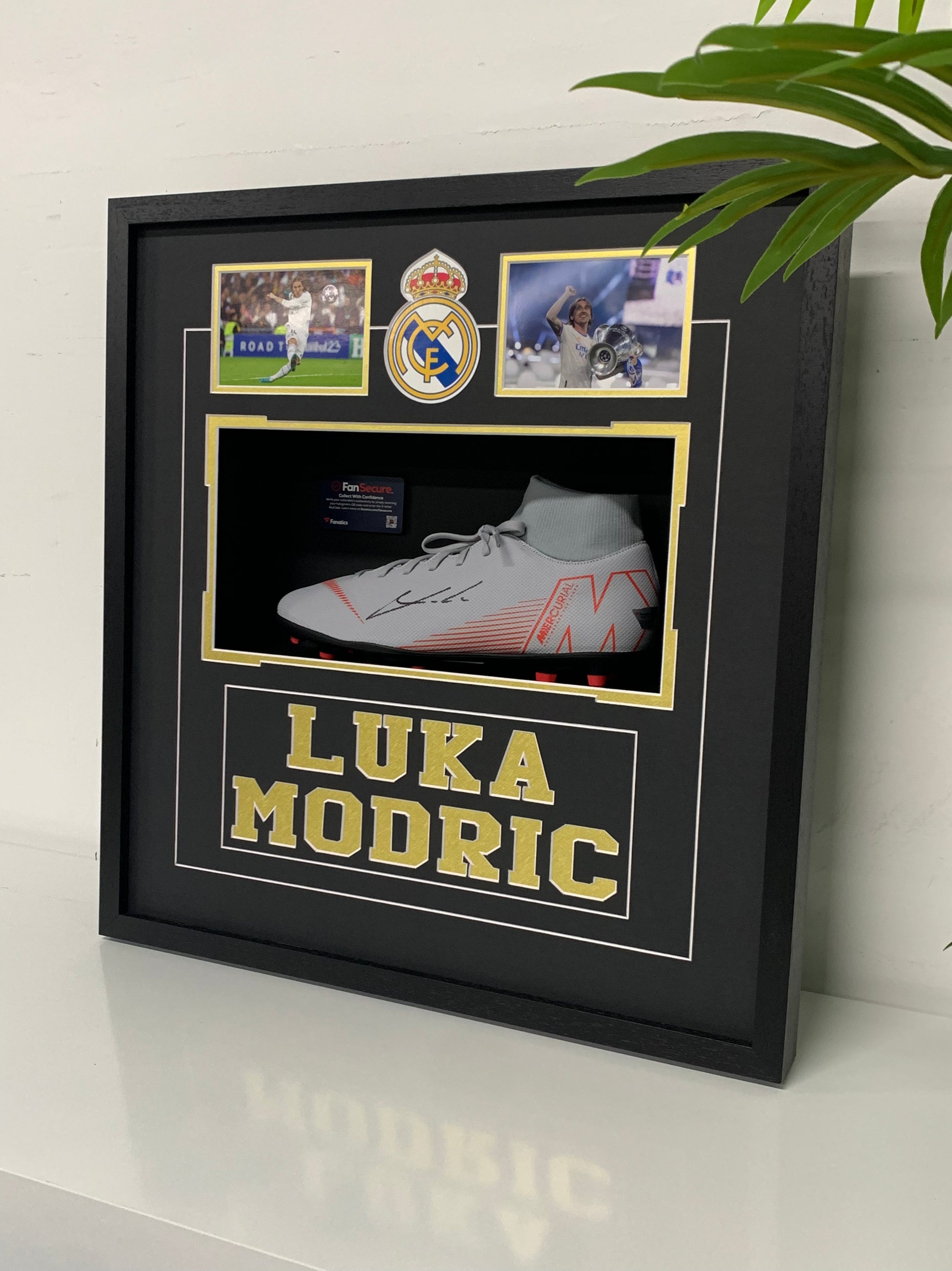 Luka Modrić Real Madrid Sneakers – Custom Framing Display