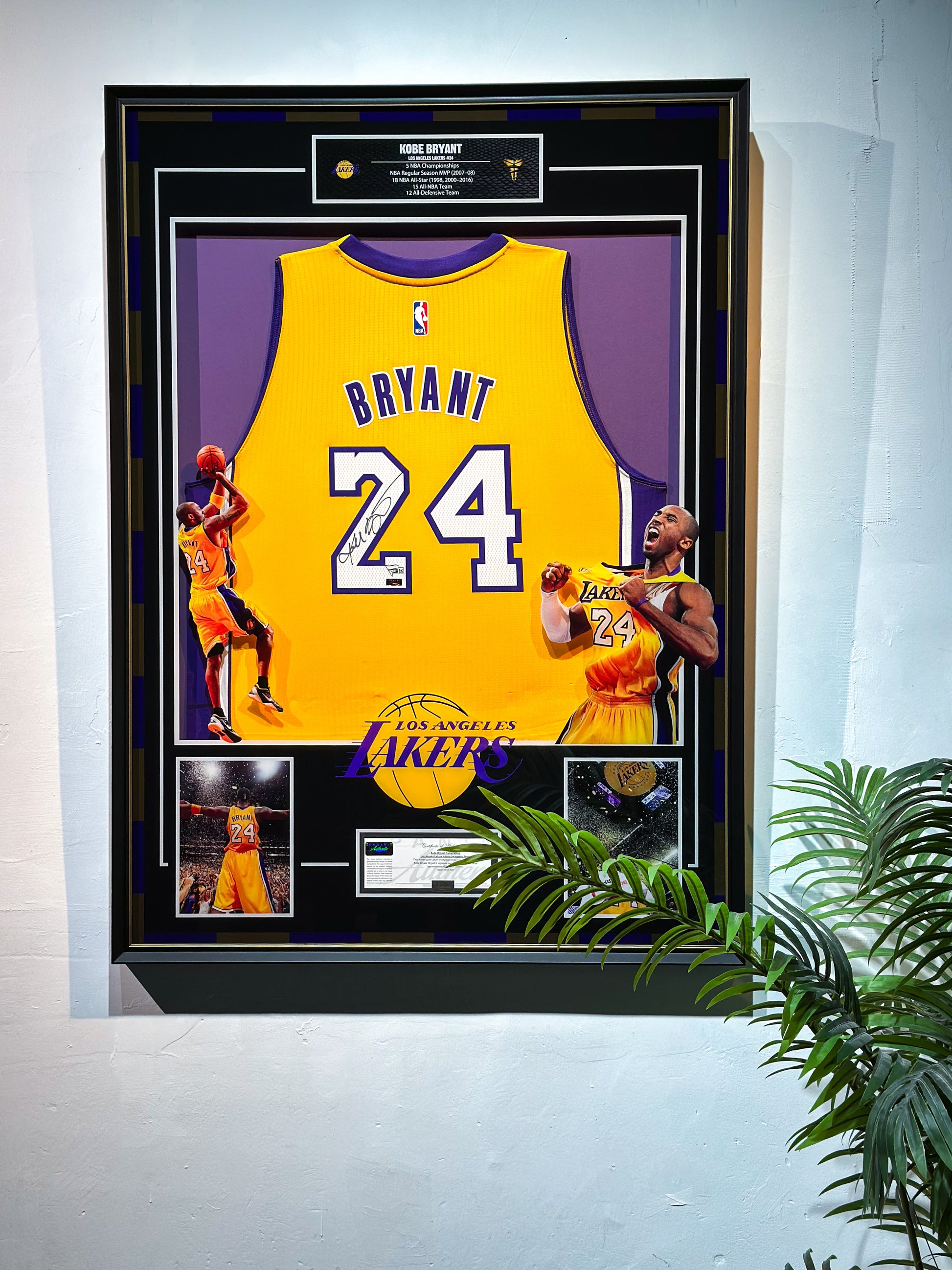 Kobe Bryant Los Angeles Lakers Autographed Jersey