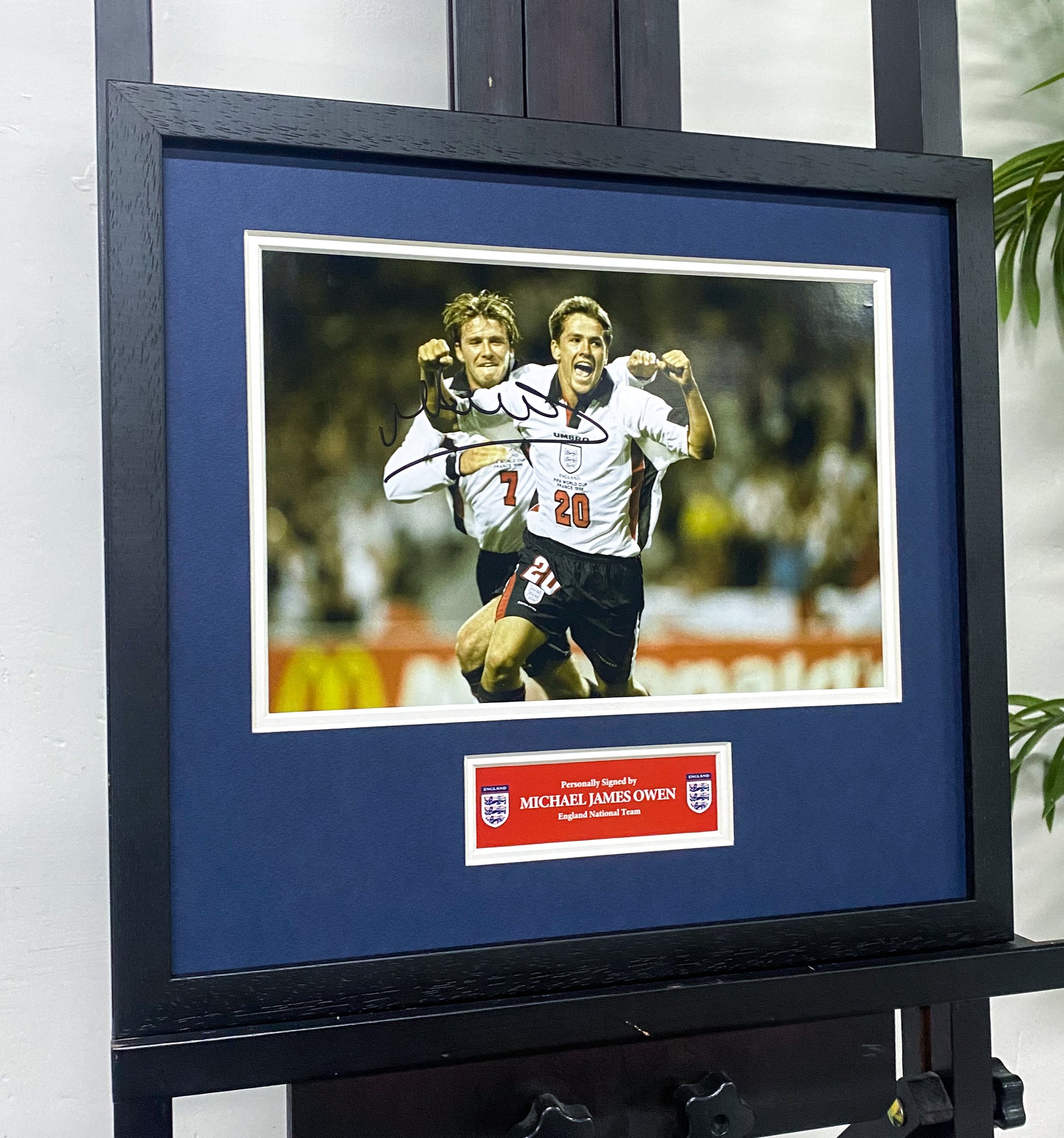 Michael Owen England 1998 World Cup Signed Photo Framing