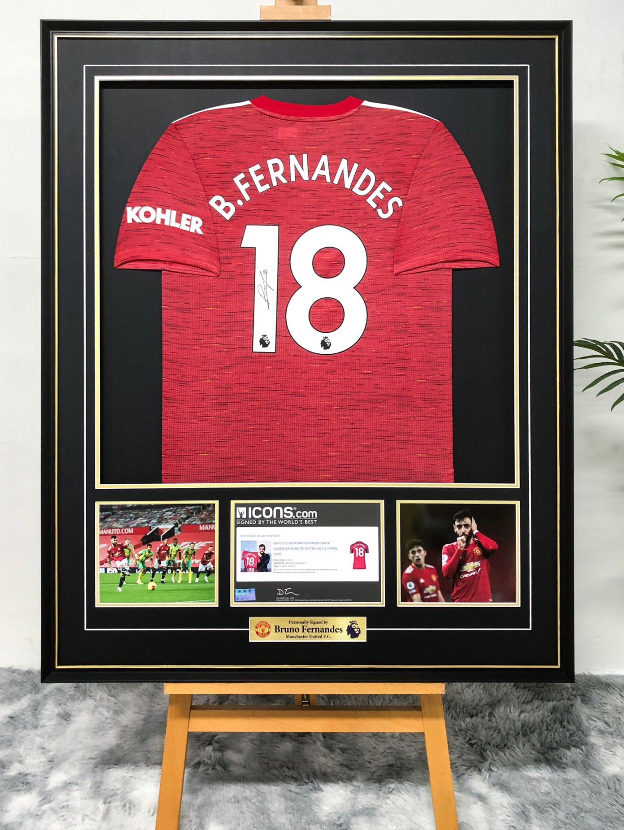 Bruno Fernandes Manchester United Autographed Custom Framed Jersey