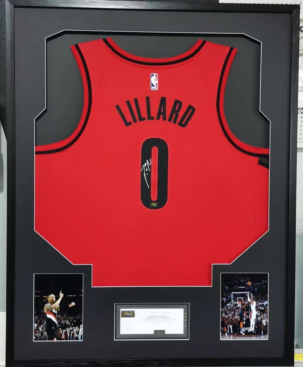 Trail Blazers Damian Lillard Autographed Jersey with Standard Design Framed00002
